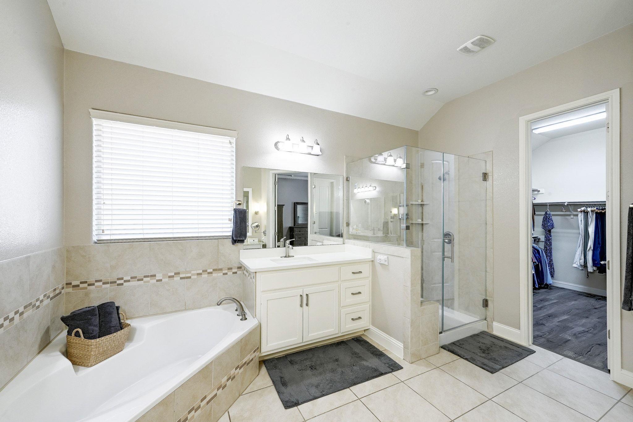 306 Swallowtail Dr, Austin, TX 78737