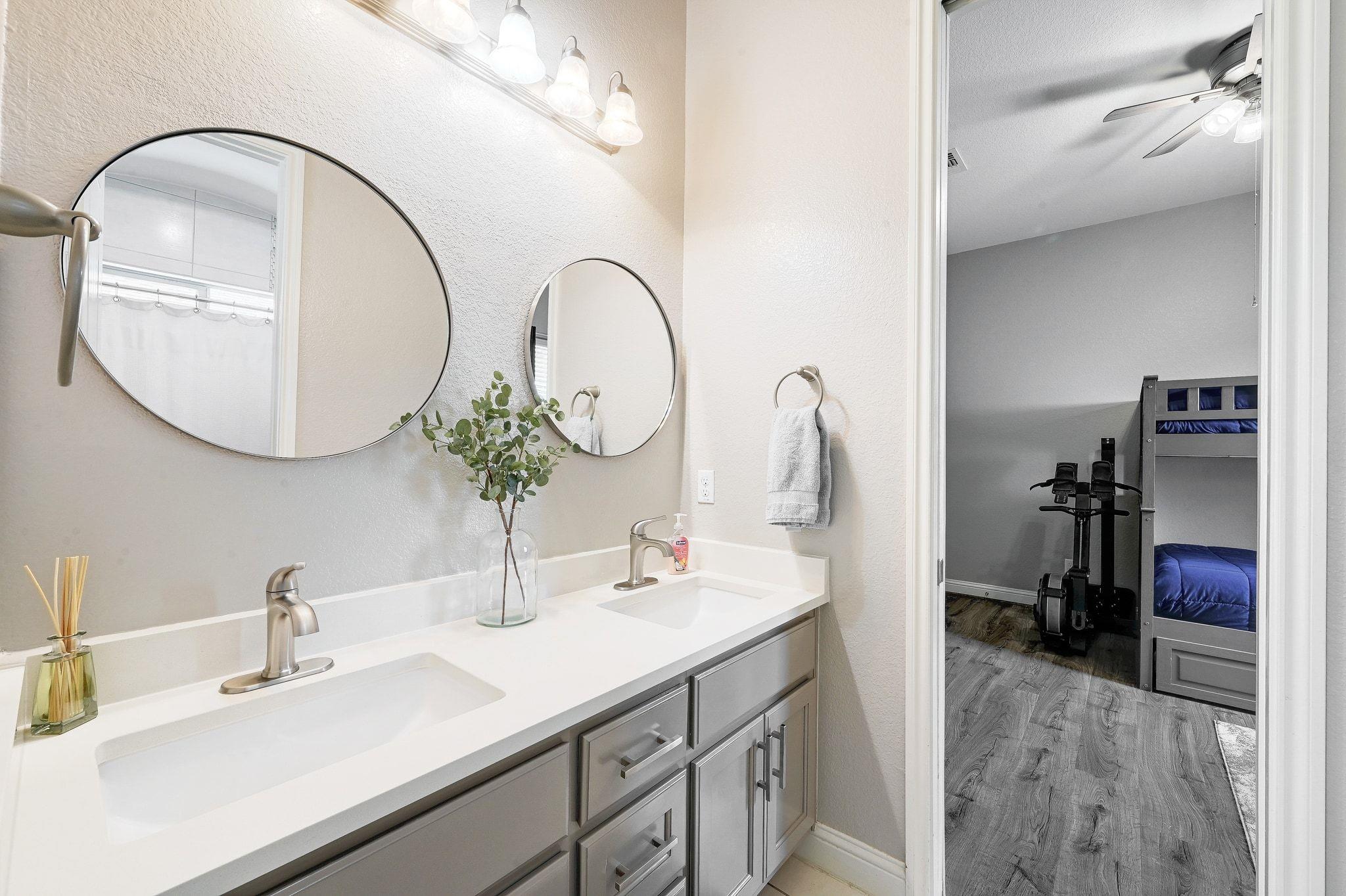 306 Swallowtail Dr, Austin, TX 78737