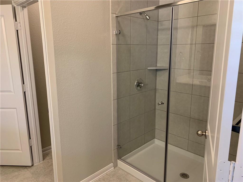 214 Bent Creek Dr, Hutto, TX 78634