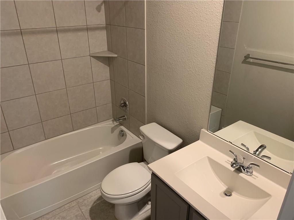 214 Bent Creek Dr, Hutto, TX 78634