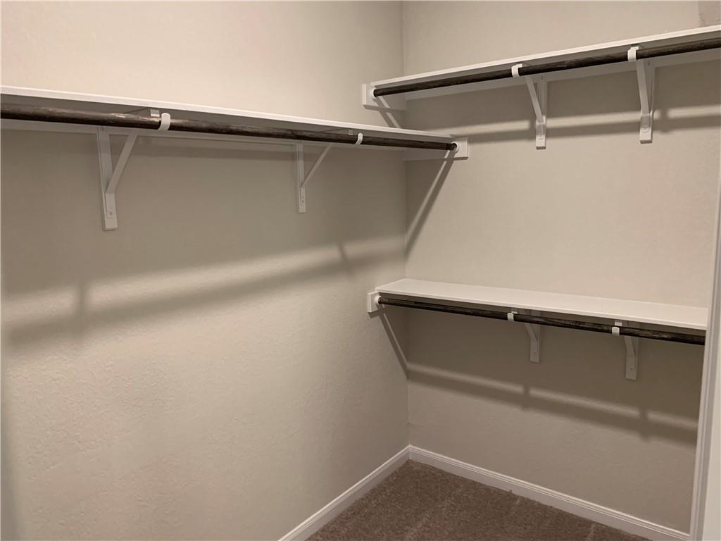 214 Bent Creek Dr, Hutto, TX 78634