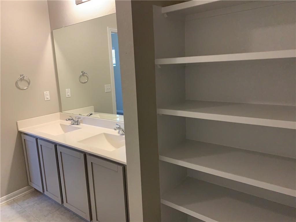 214 Bent Creek Dr, Hutto, TX 78634