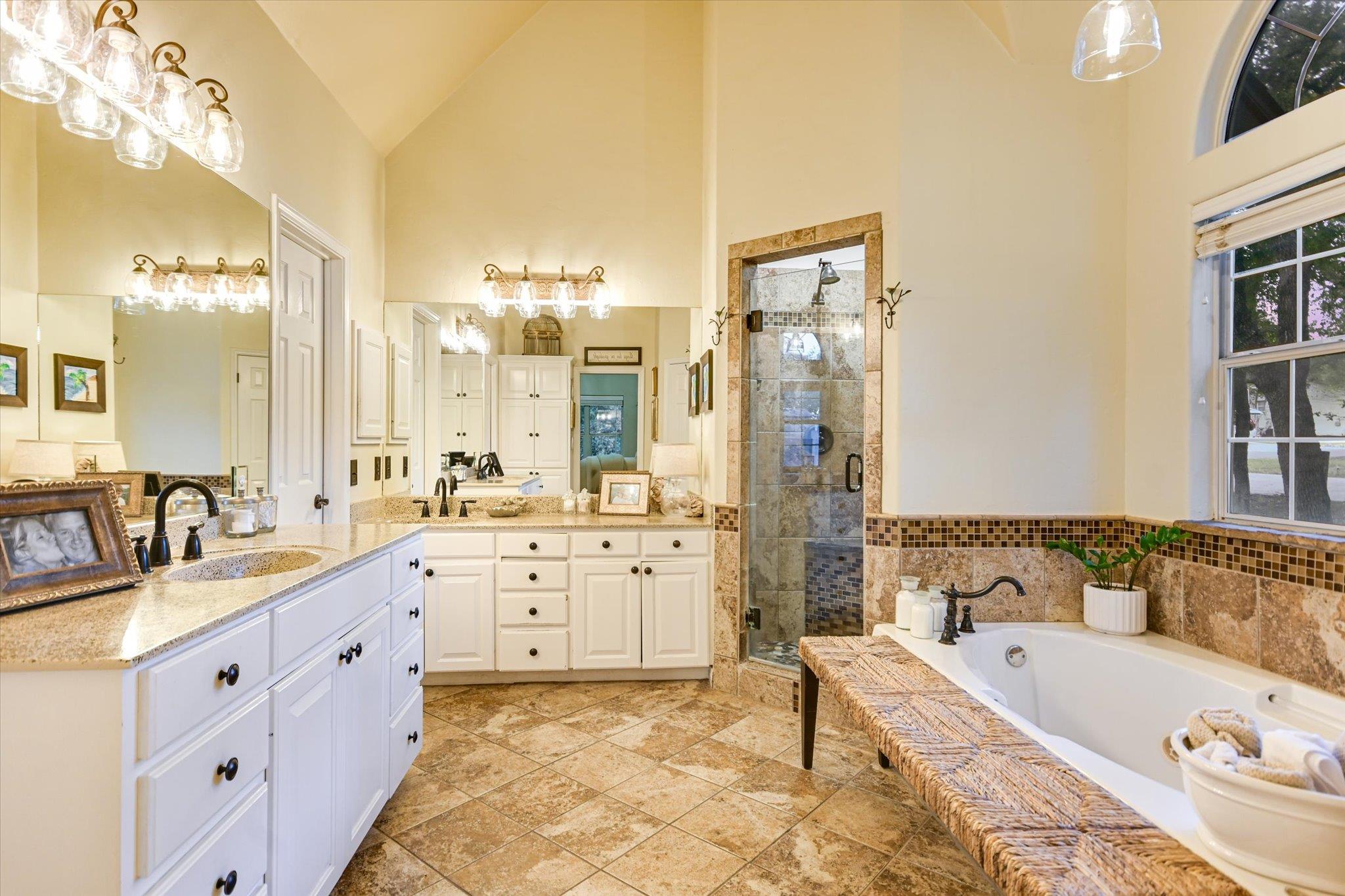 138 AUGUSTA Dr, Wimberley, TX 78676