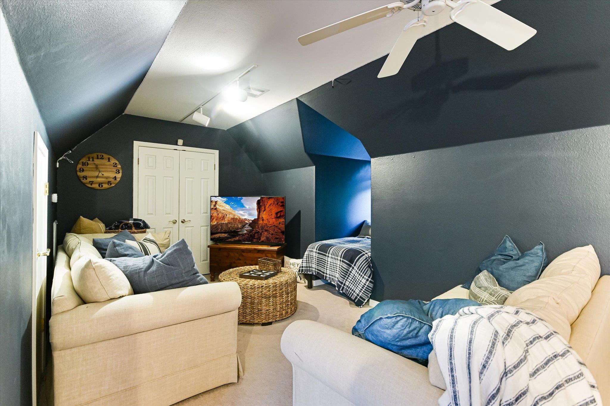 138 AUGUSTA Dr, Wimberley, TX 78676