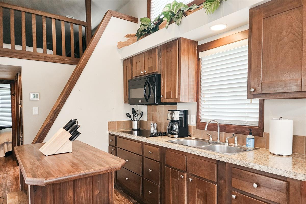 276 Park Ave, Staples, TX 78670