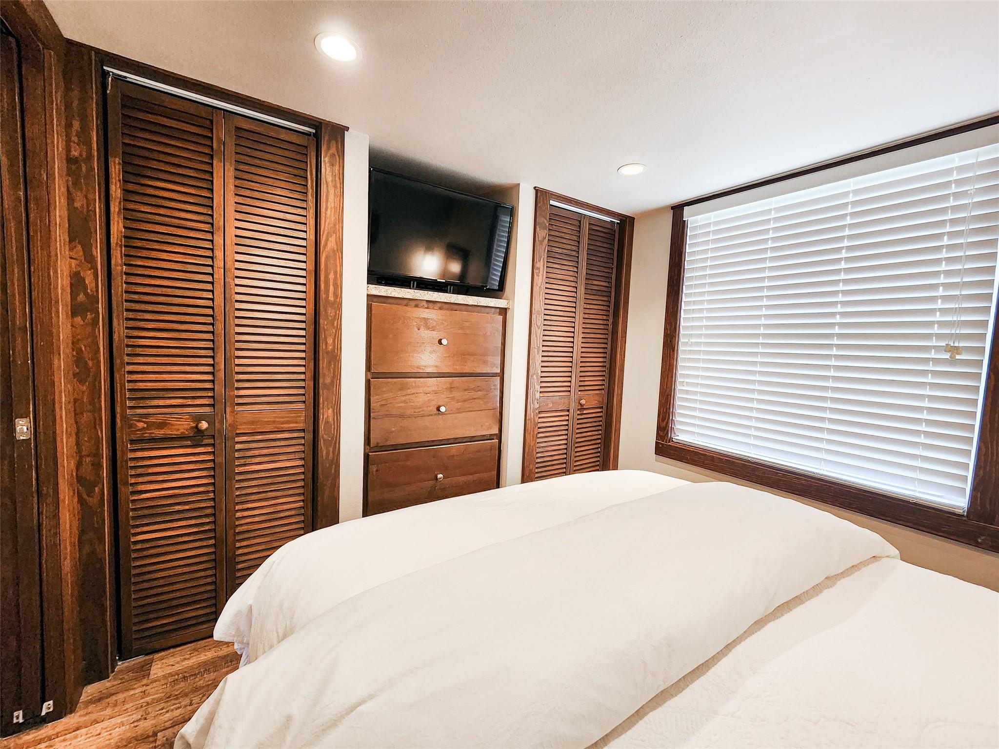 276 Park Ave, Staples, TX 78670