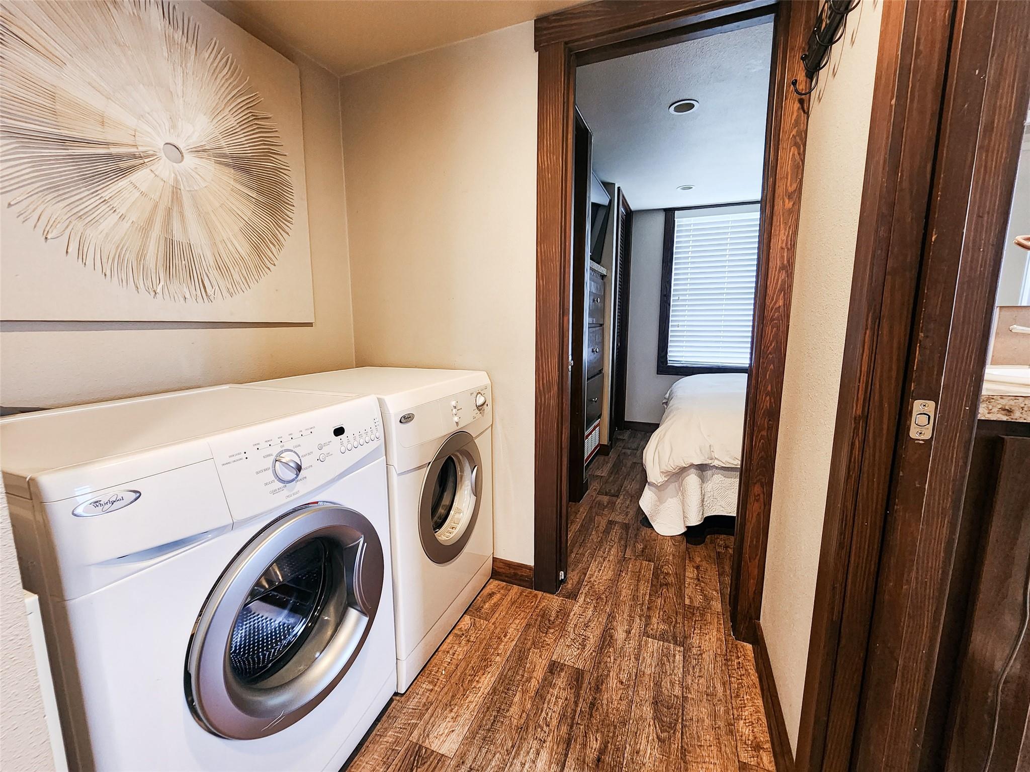 276 Park Ave, Staples, TX 78670