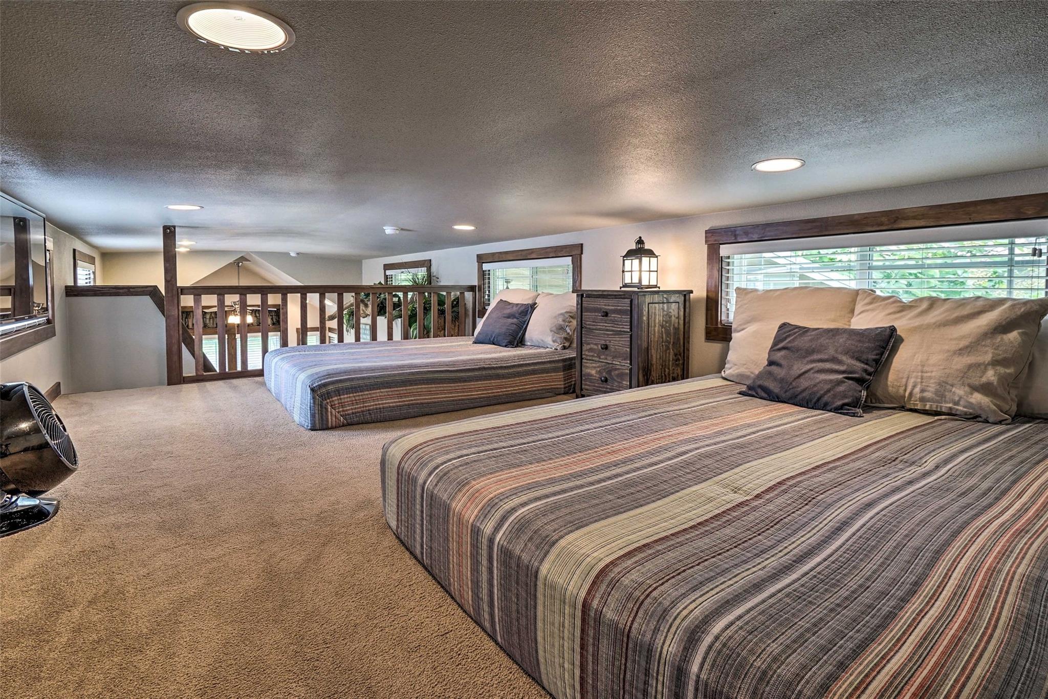 276 Park Ave, Staples, TX 78670