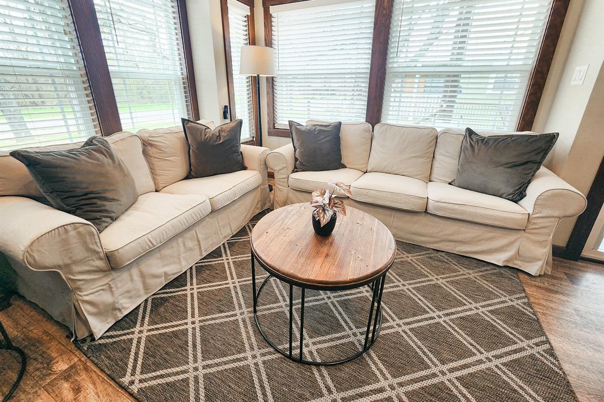 276 Park Ave, Staples, TX 78670