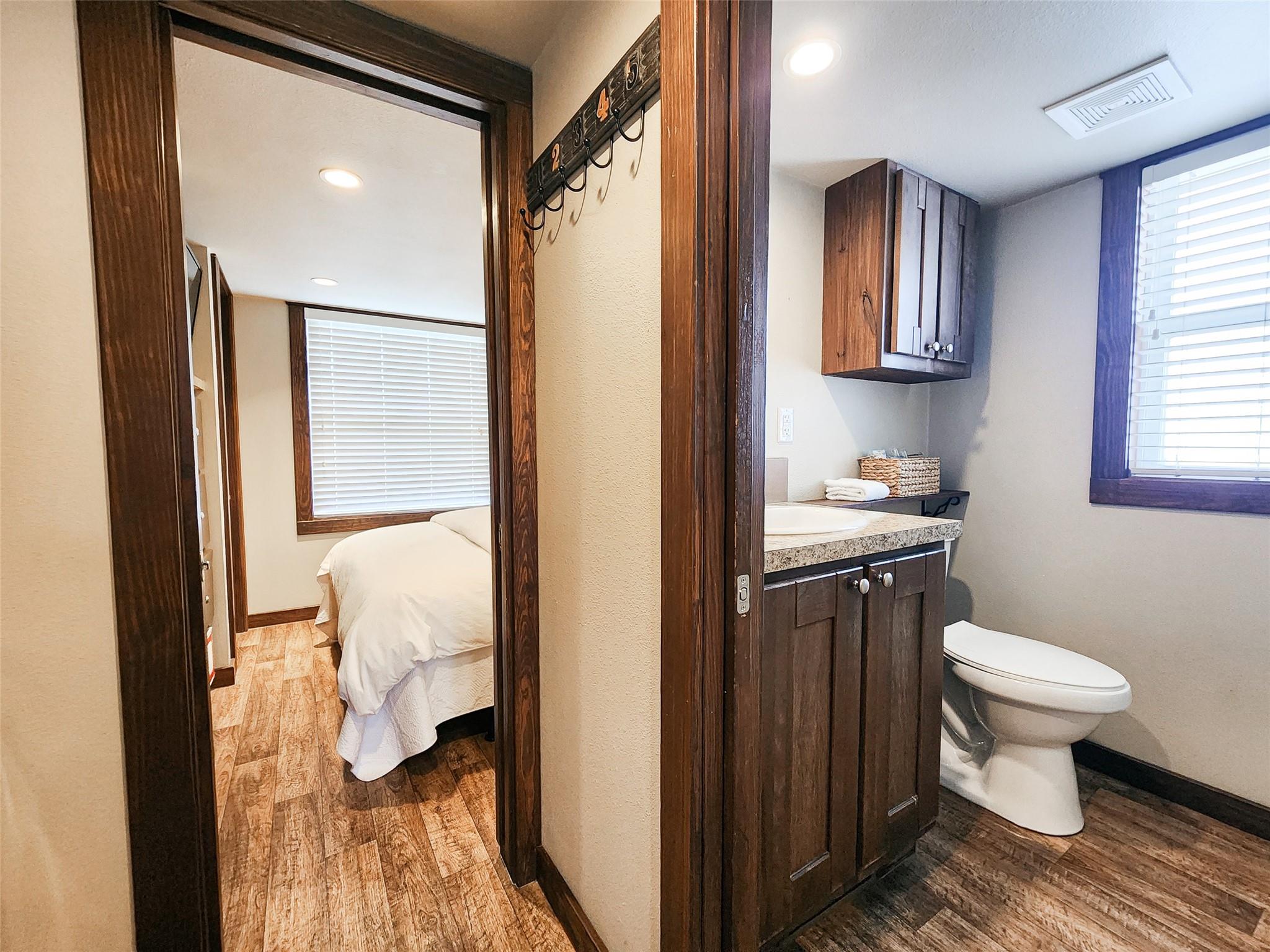 276 Park Ave, Staples, TX 78670