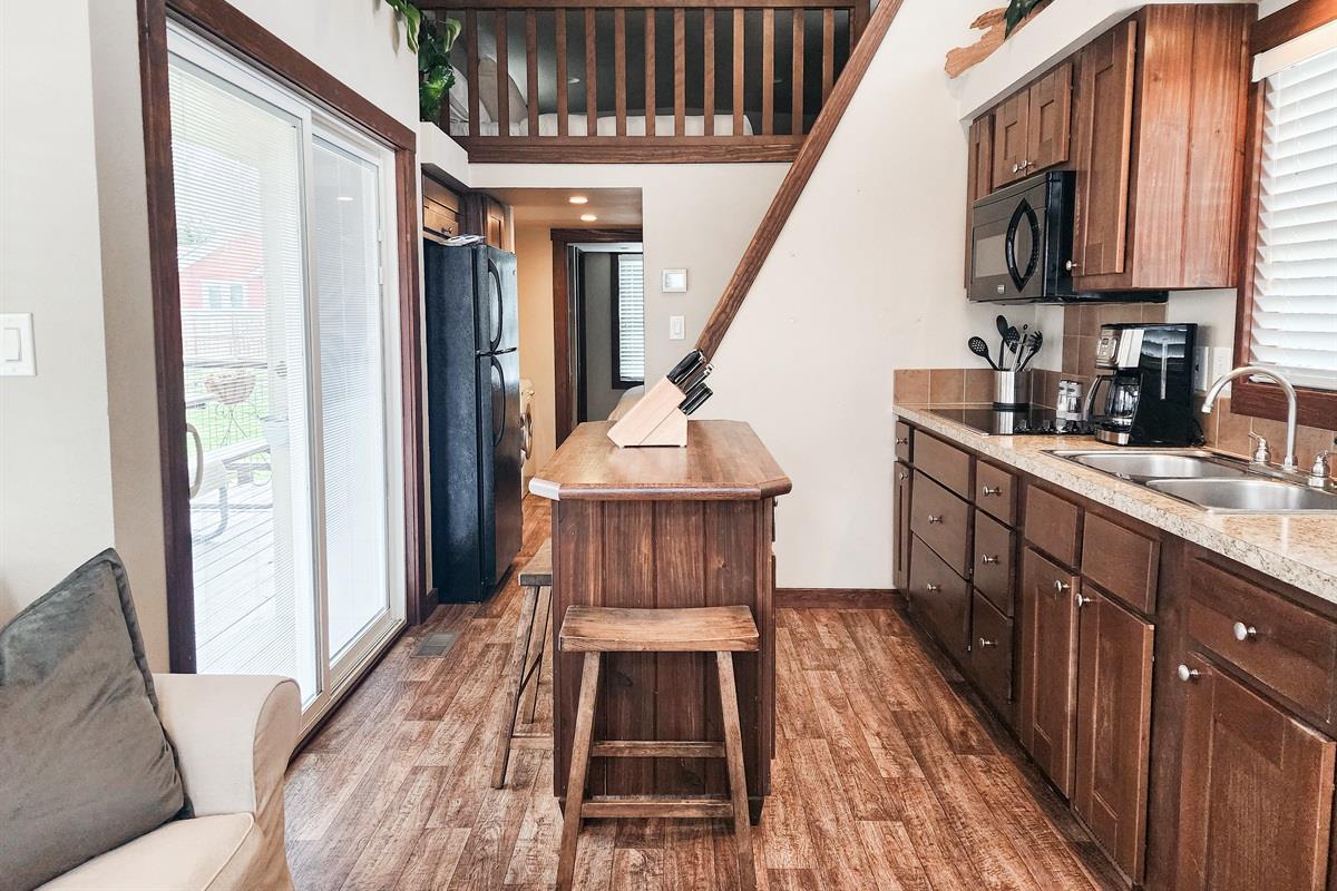 276 Park Ave, Staples, TX 78670