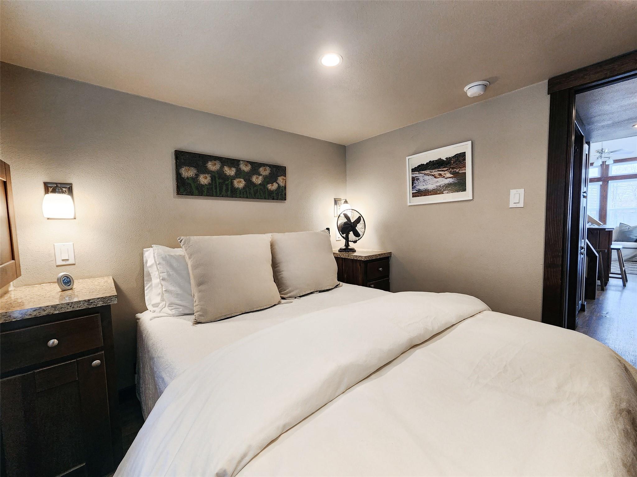 276 Park Ave, Staples, TX 78670