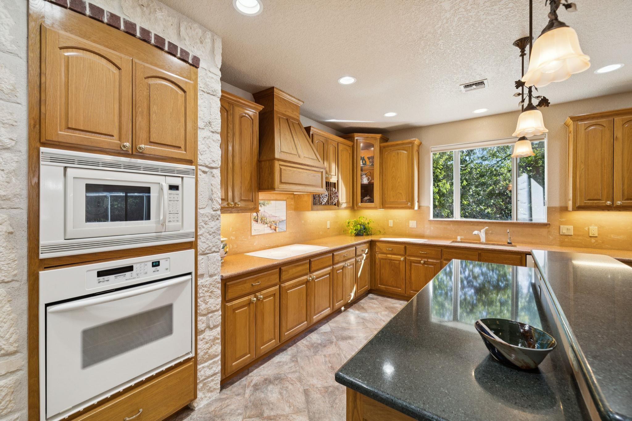 85 Rio Colorado Dr, Boerne, TX 78006