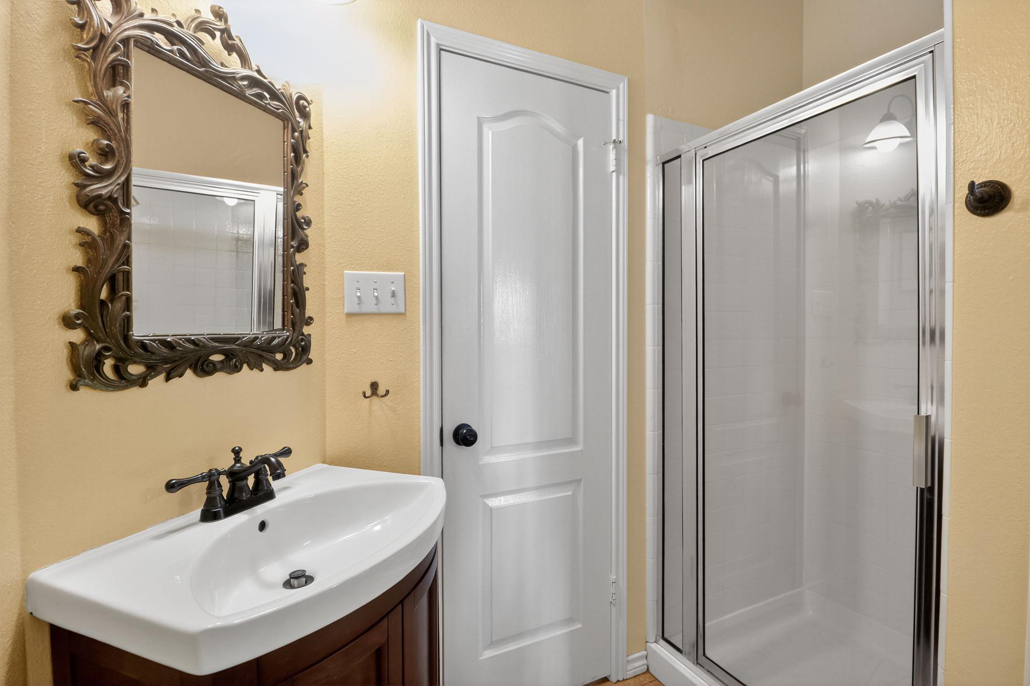 1122 Oaklands Dr, Round Rock, TX 78681