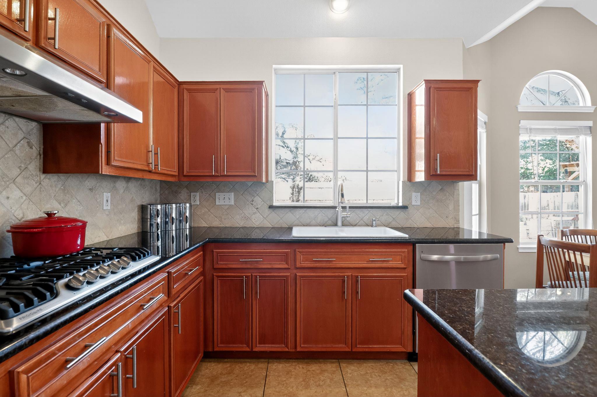 1122 Oaklands Dr, Round Rock, TX 78681