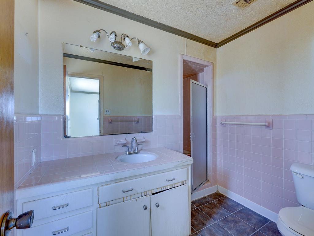 5400 Gander Slough Rd, Kingsbury, TX 78638