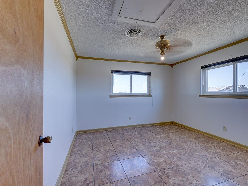 5400 Gander Slough Rd, Kingsbury, TX 78638