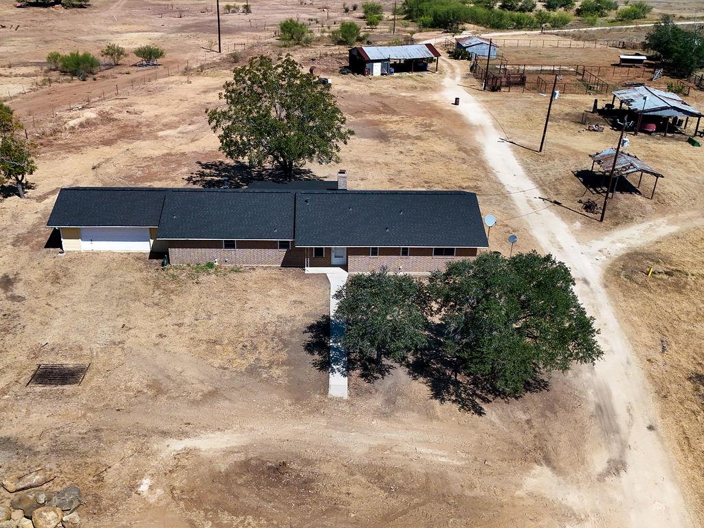 5400 Gander Slough Rd, Kingsbury, TX 78638