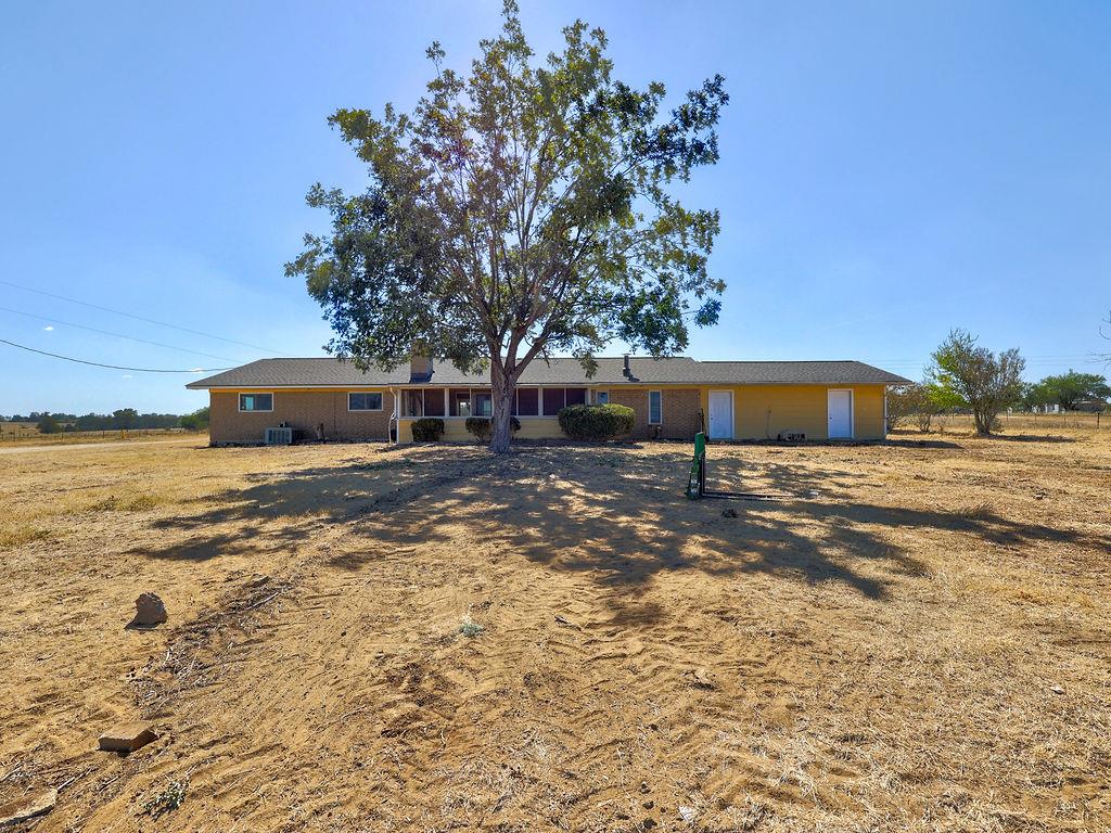 5400 Gander Slough Rd, Kingsbury, TX 78638