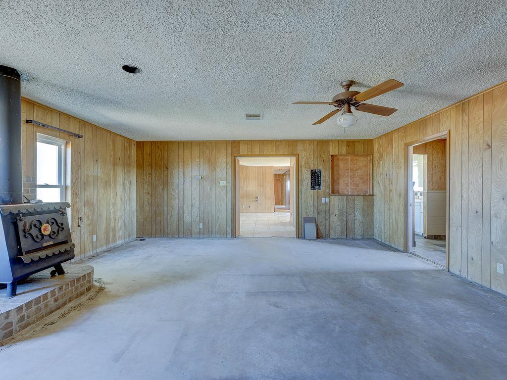 5400 Gander Slough Rd, Kingsbury, TX 78638