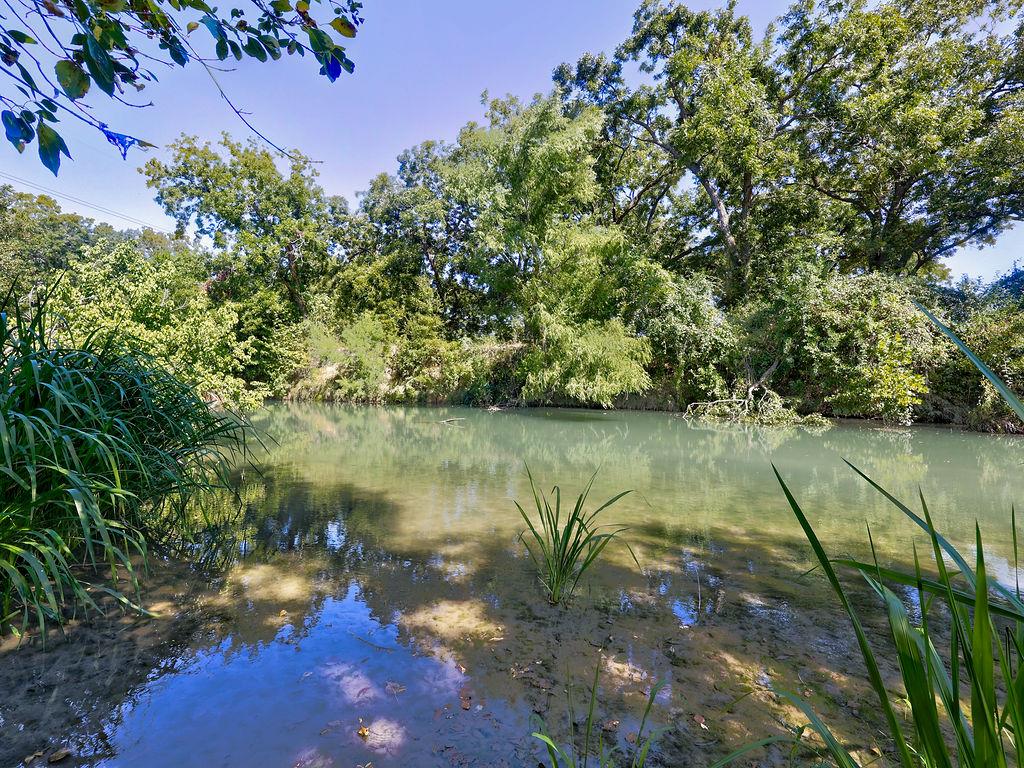 5400 Gander Slough Rd, Kingsbury, TX 78638