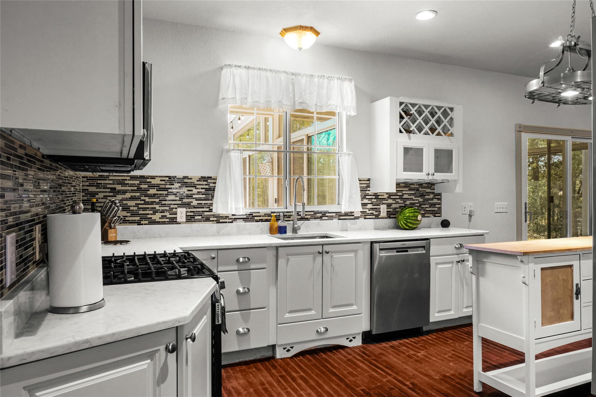 208 Sendero Cv, Cedar Creek, TX 78612