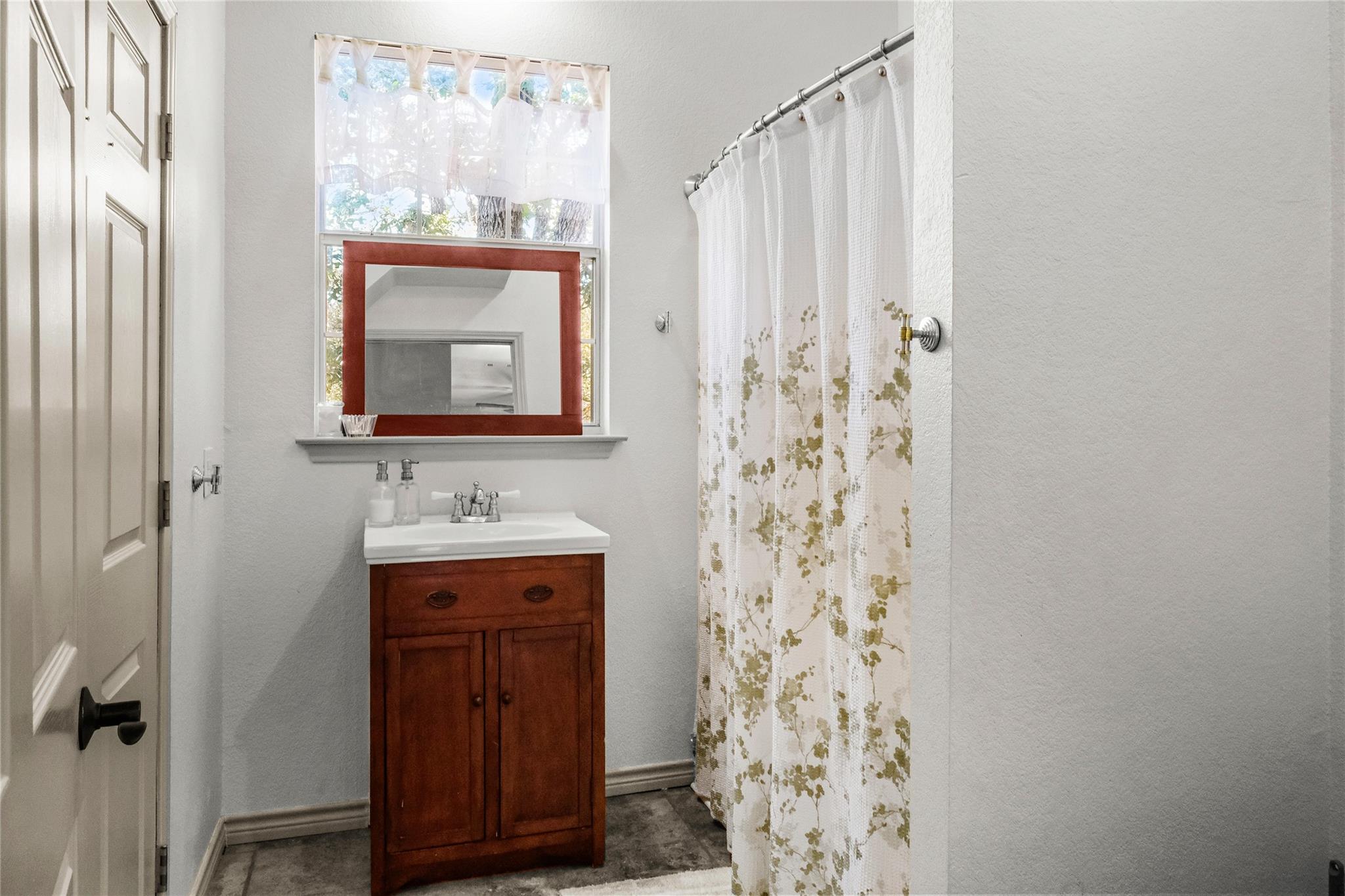 208 Sendero Cv, Cedar Creek, TX 78612