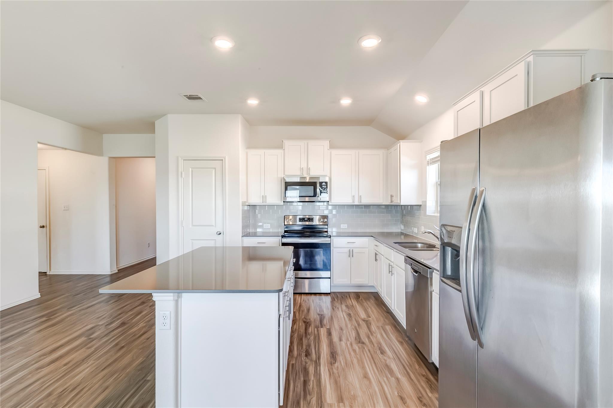 730 Carol Dr, Hutto, TX 78634