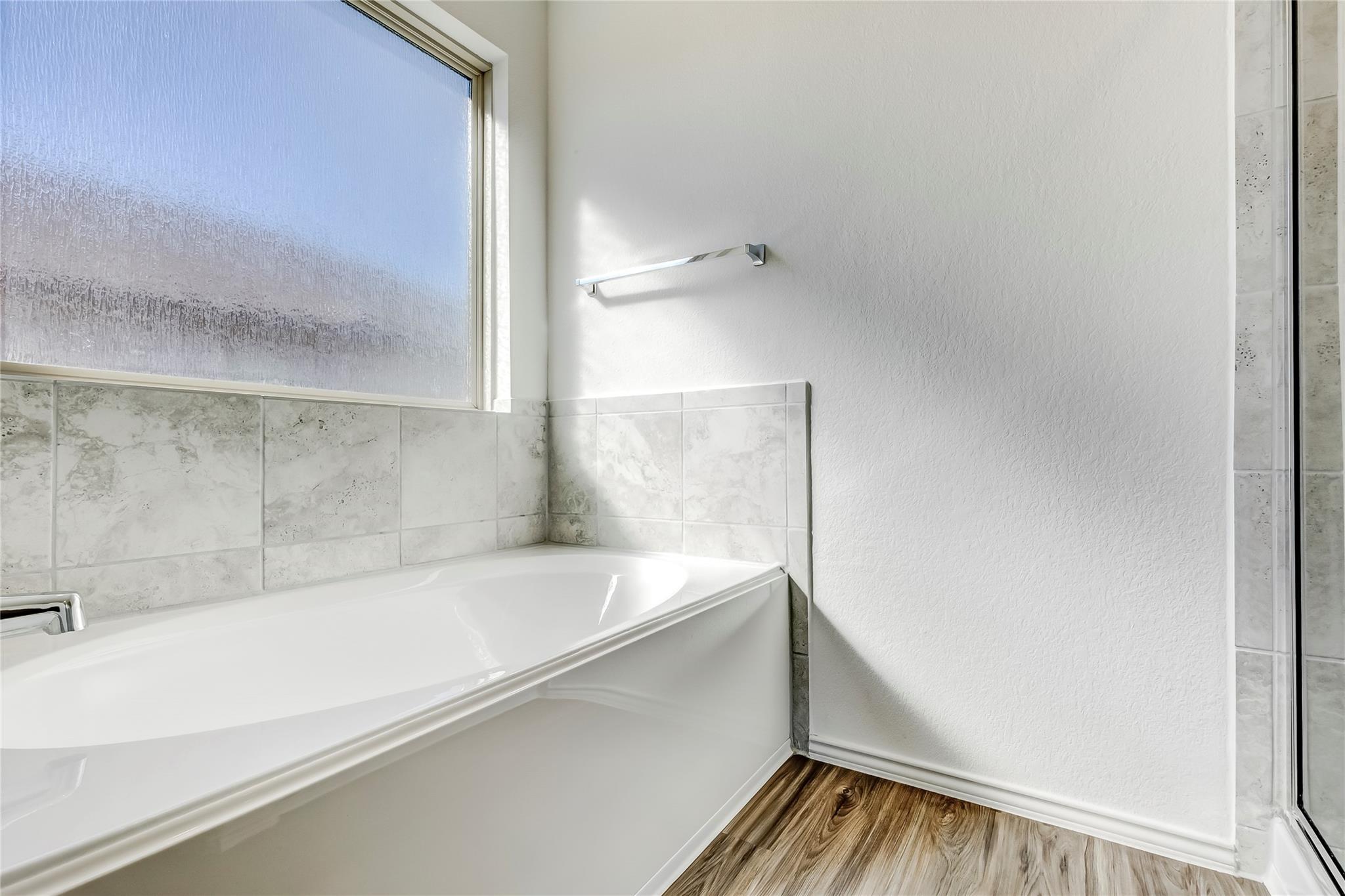 730 Carol Dr, Hutto, TX 78634