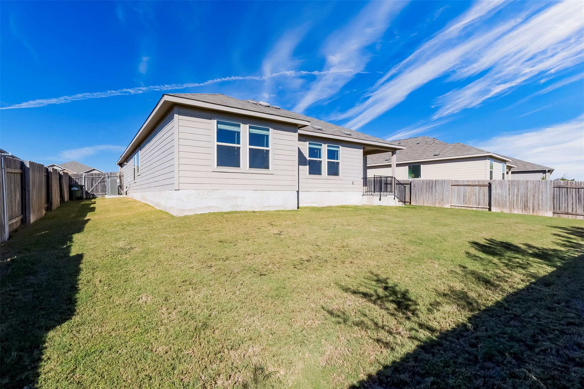 730 Carol Dr, Hutto, TX 78634