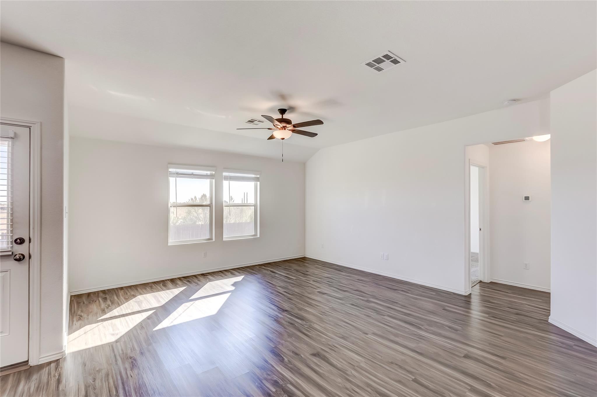 730 Carol Dr, Hutto, TX 78634