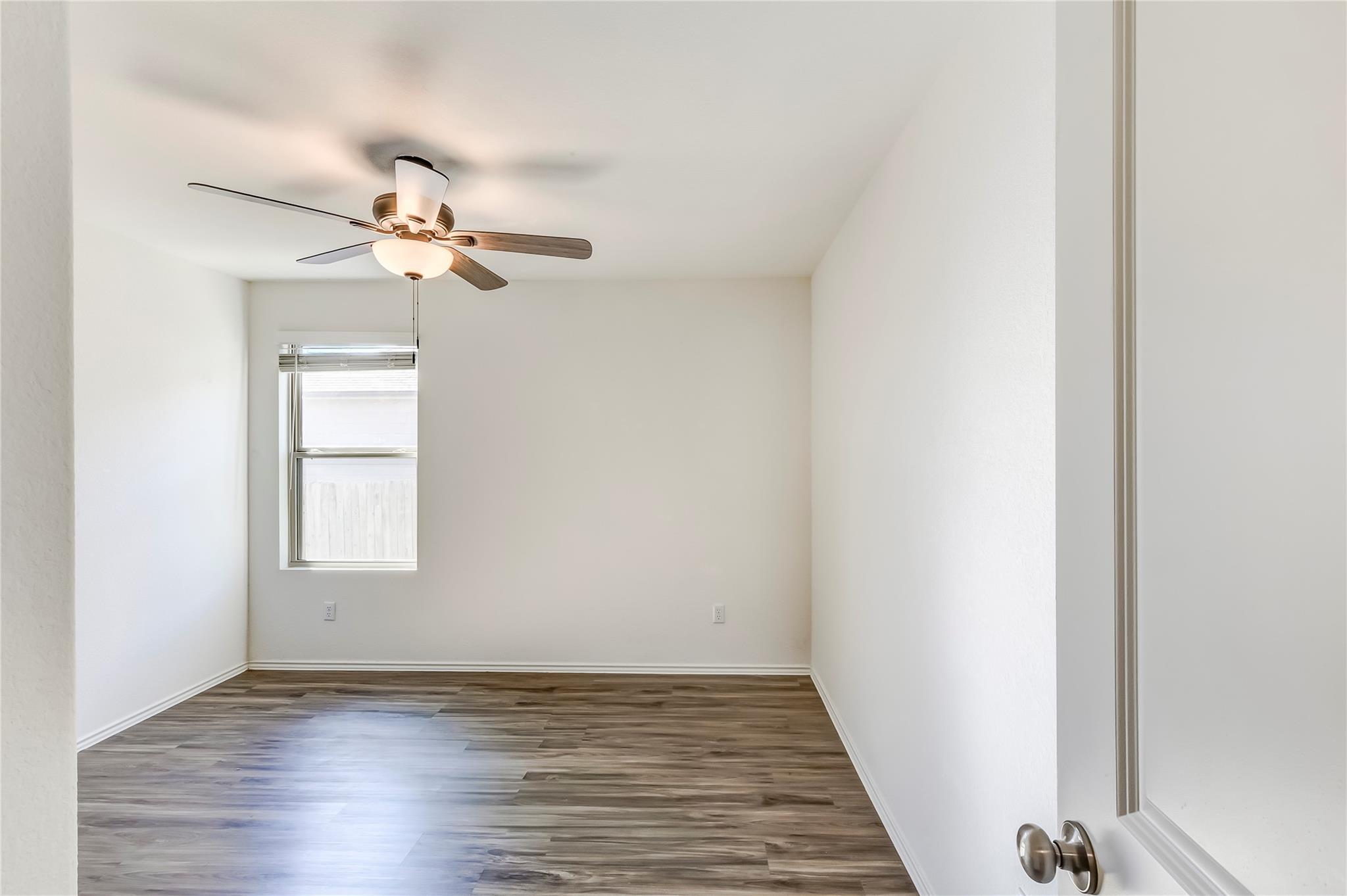 730 Carol Dr, Hutto, TX 78634