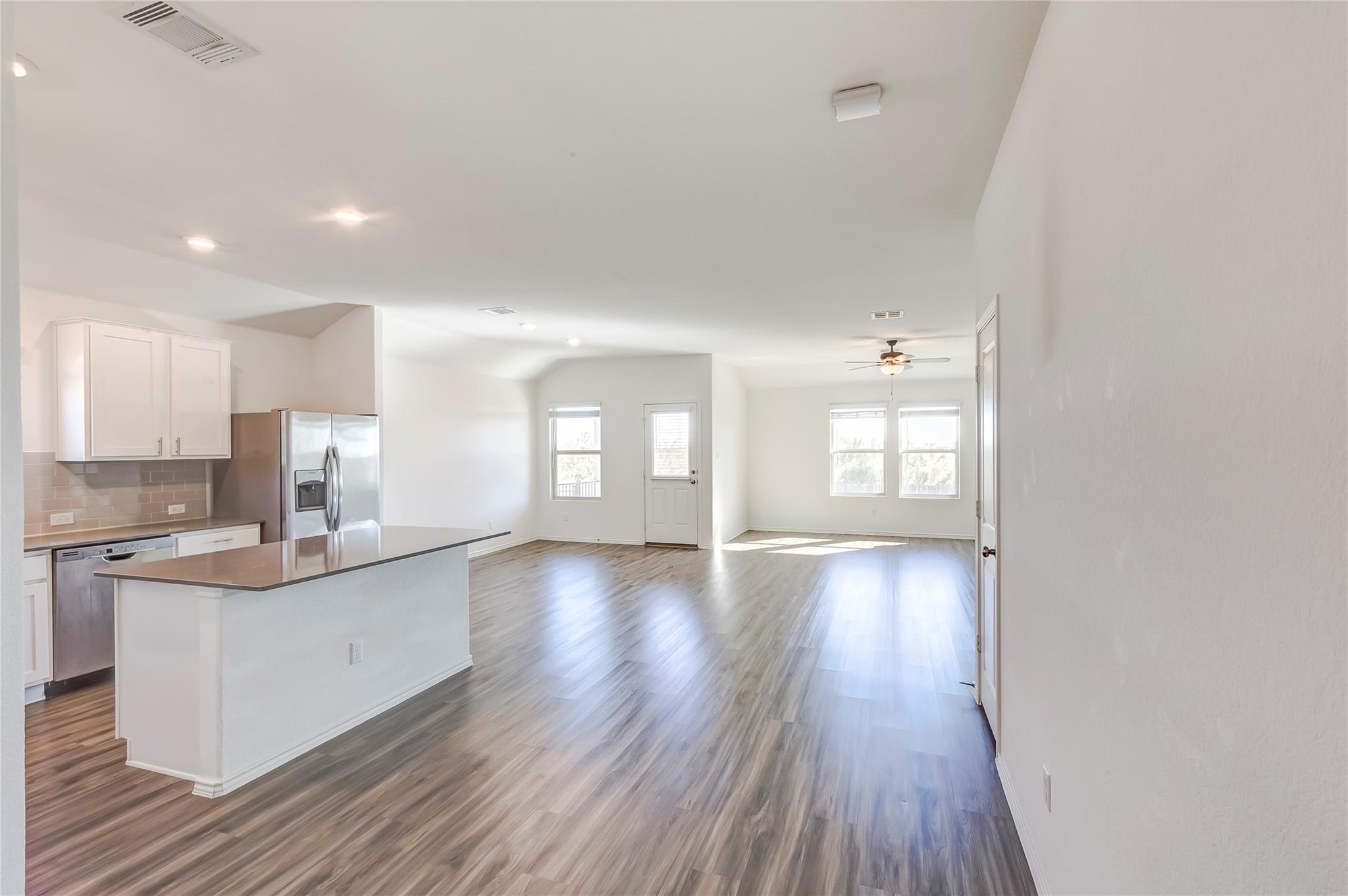 730 Carol Dr, Hutto, TX 78634