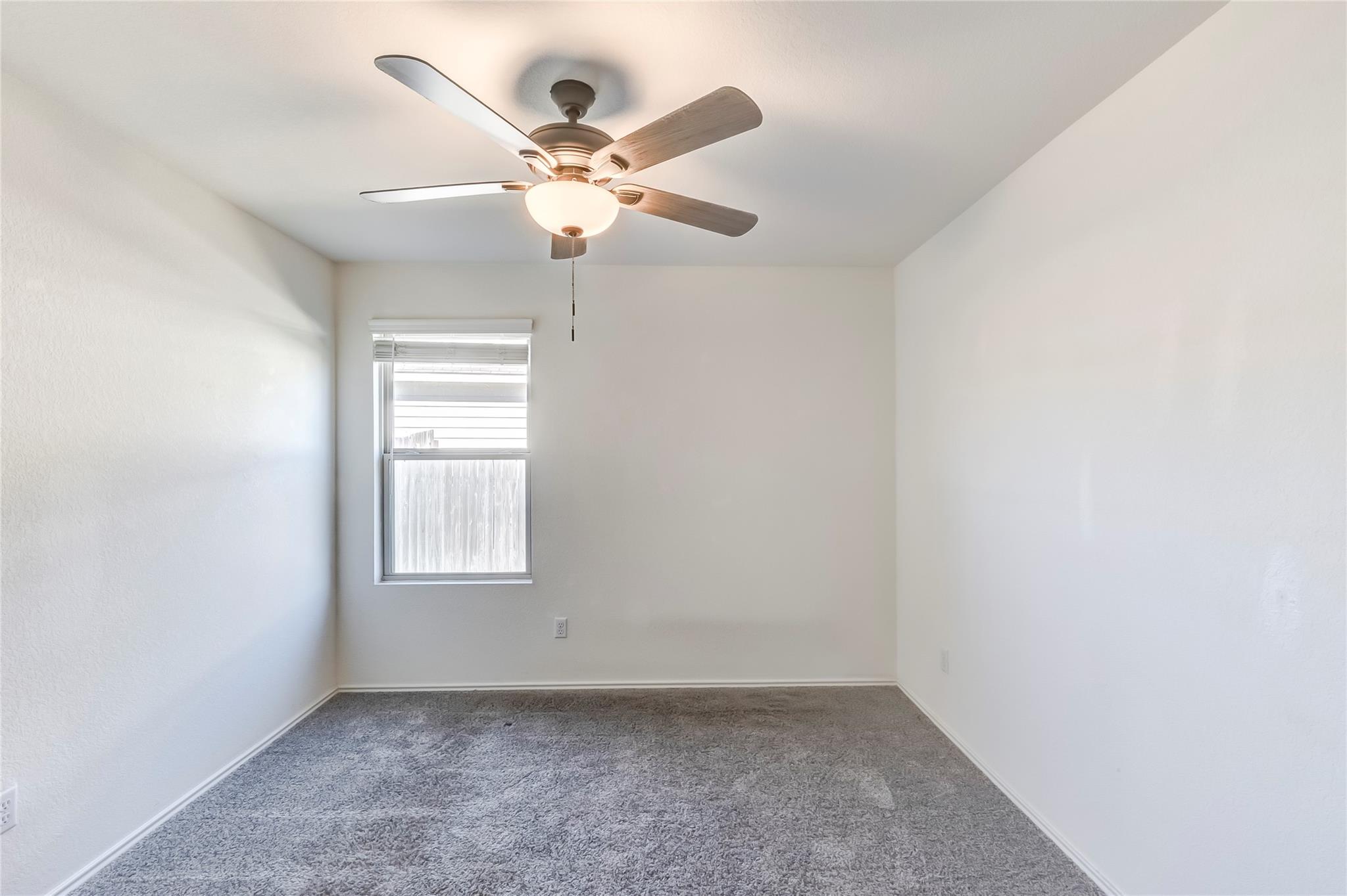 730 Carol Dr, Hutto, TX 78634