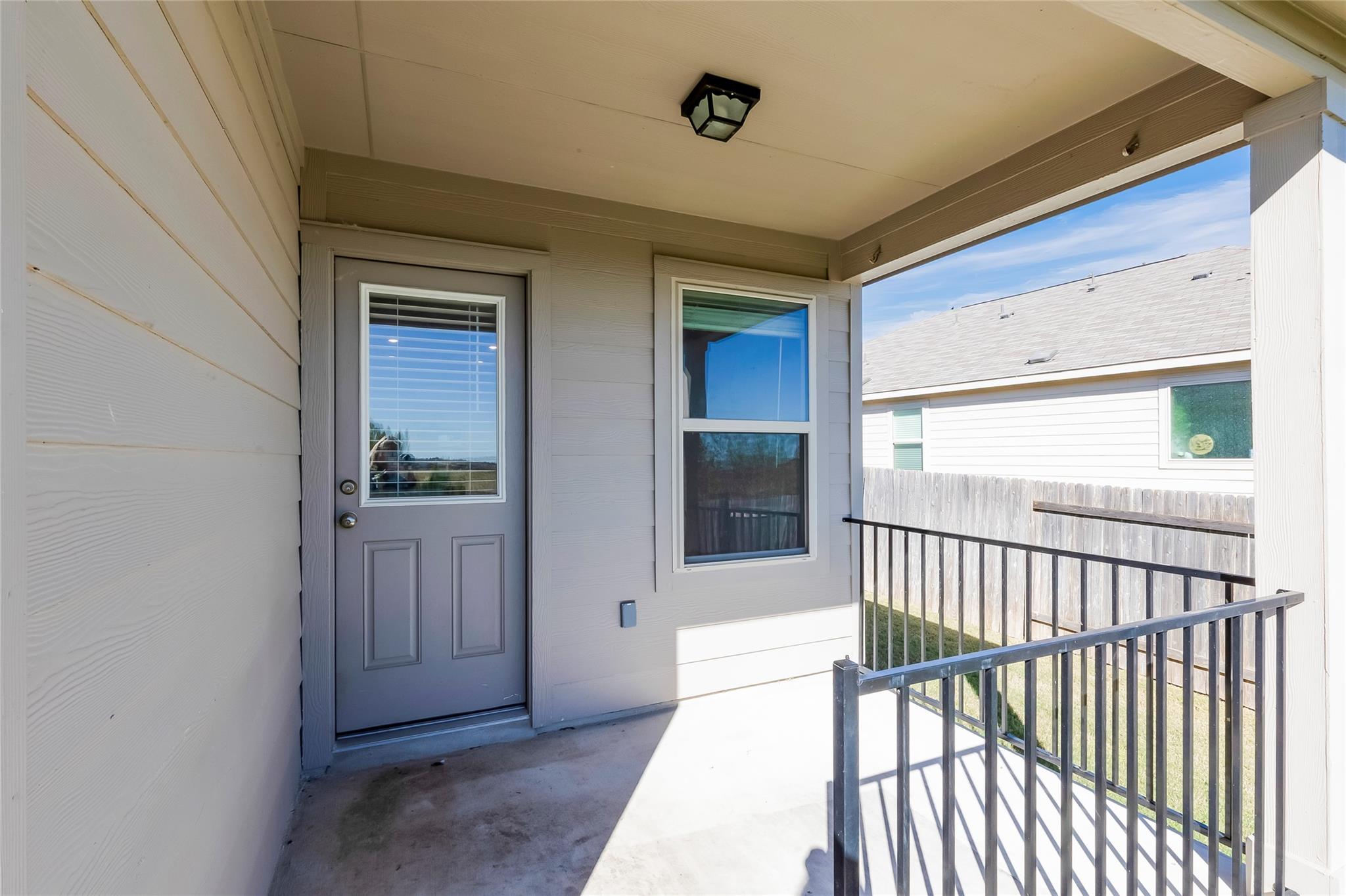 730 Carol Dr, Hutto, TX 78634