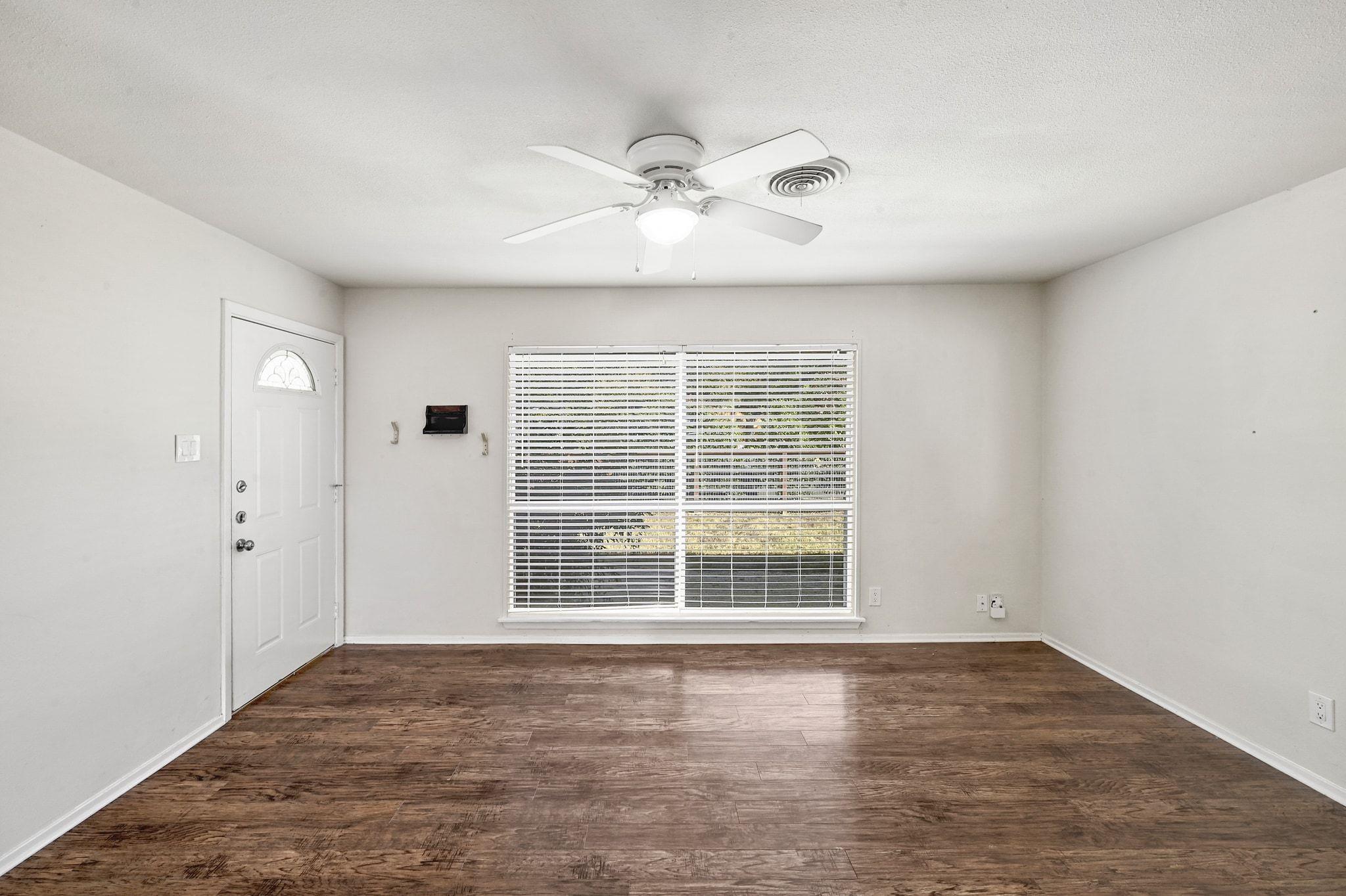 4701 SYLVANDALE Dr # 1, Austin, TX 78745