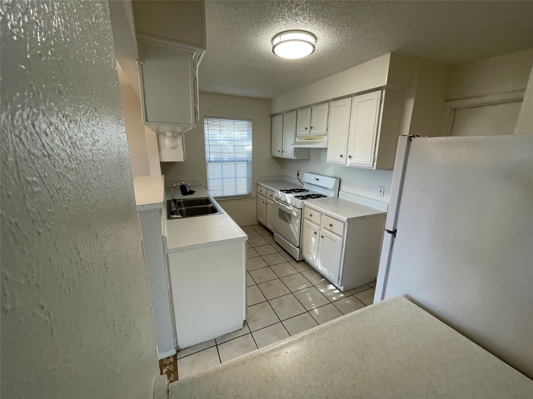 12013 Swallow Dr, Austin, TX 78750