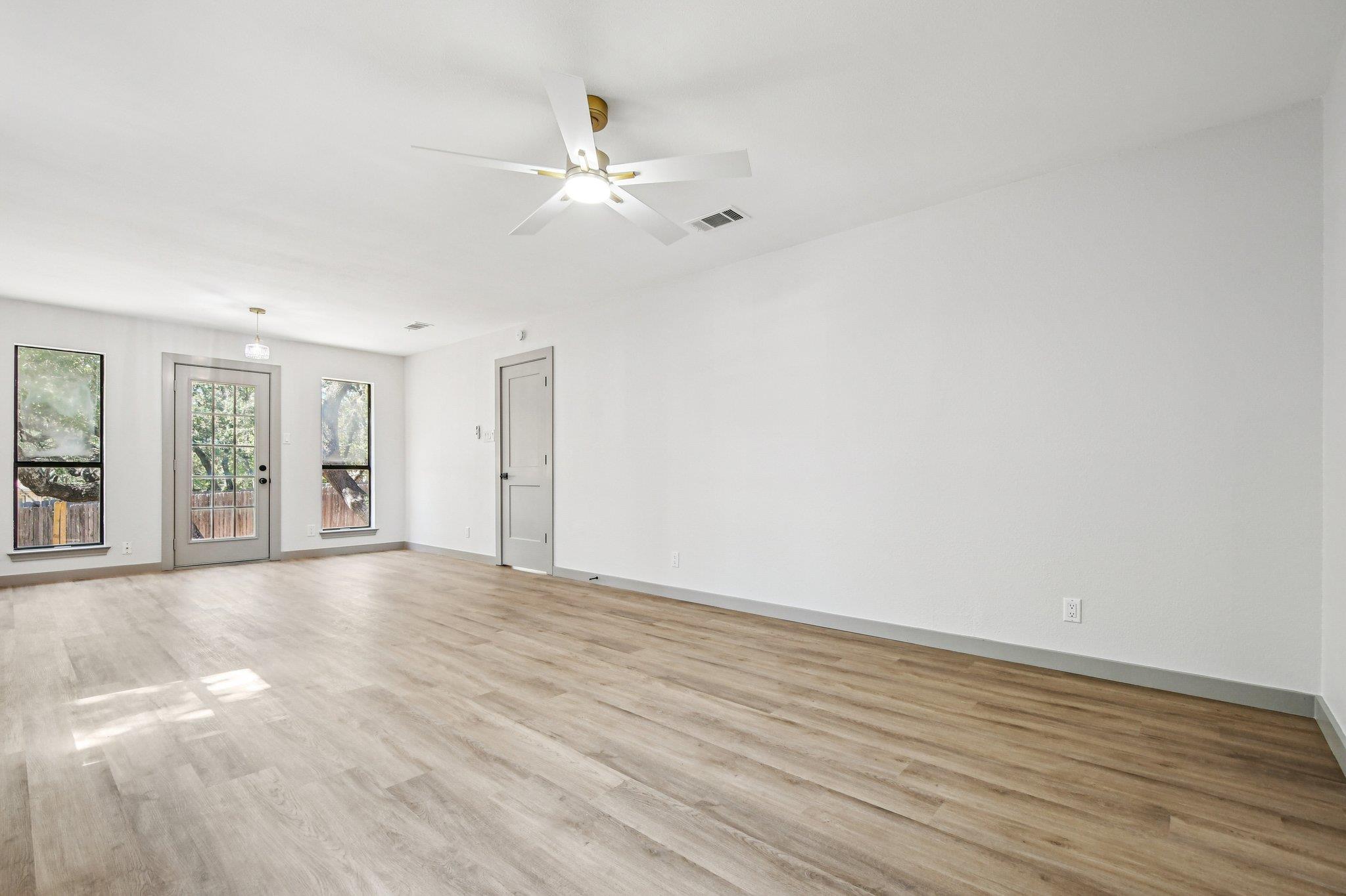 10502 Scotland Well Dr, Austin, TX 78750