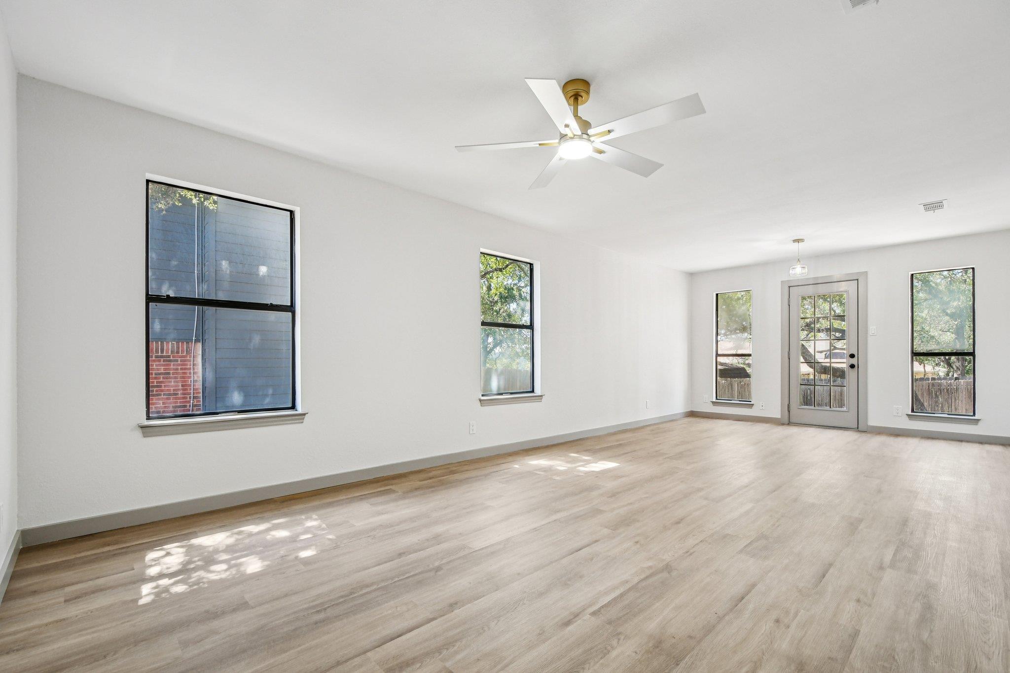 10502 Scotland Well Dr, Austin, TX 78750