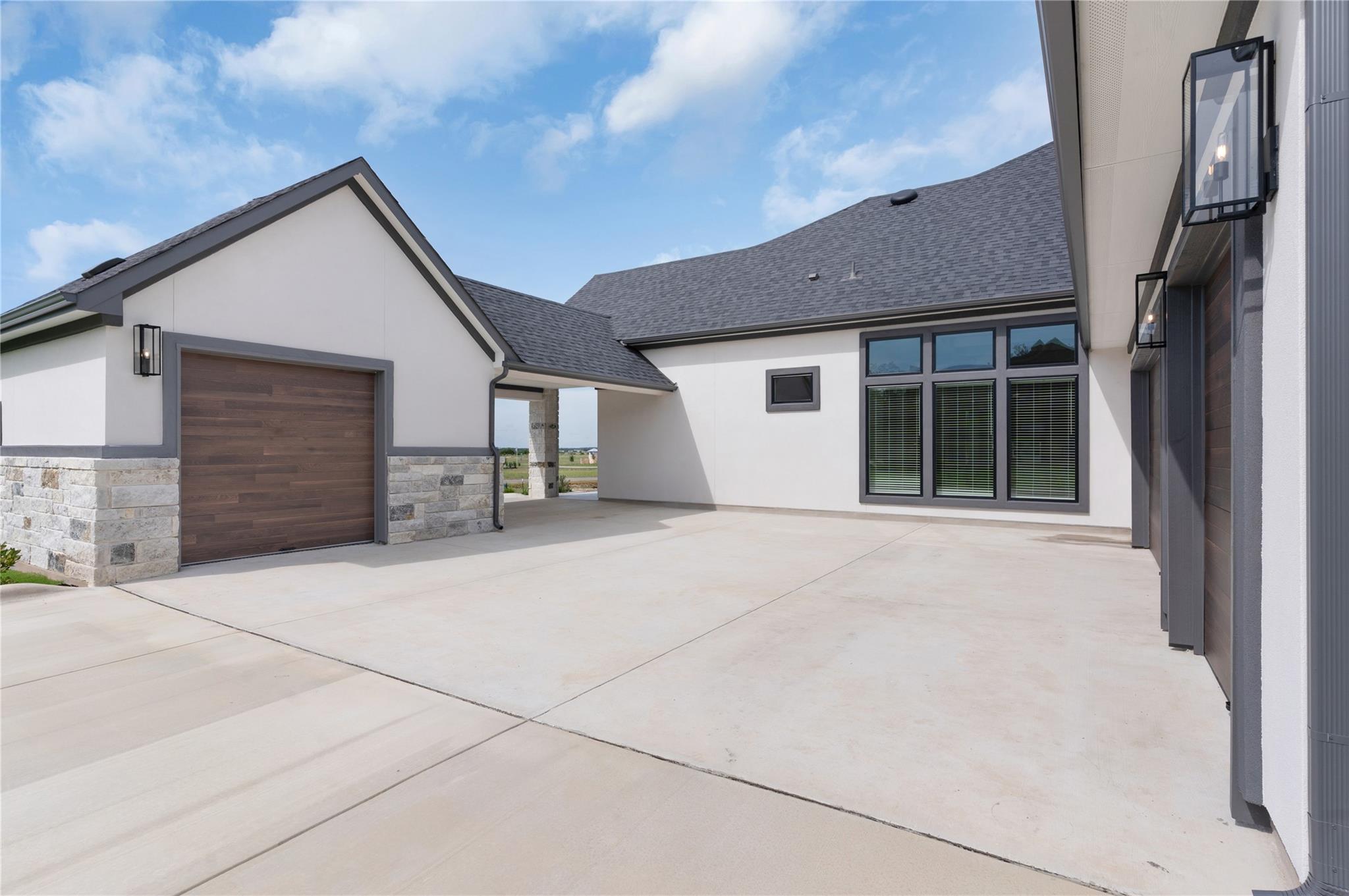 1400 Paxton Ln, Florence, TX 76527