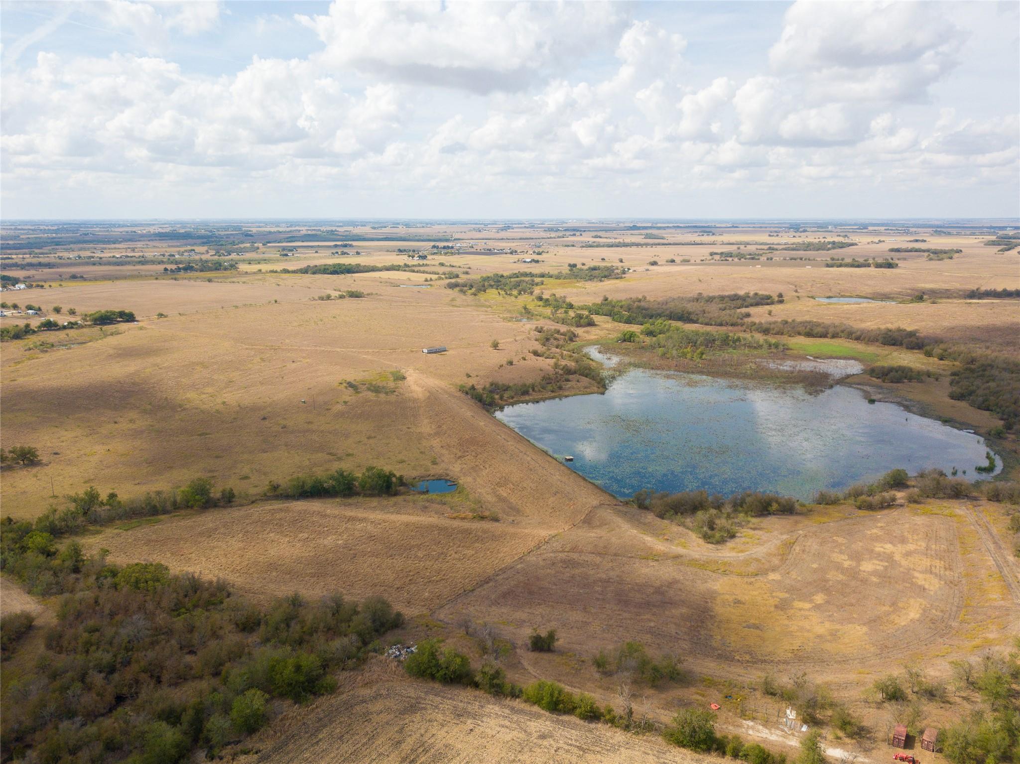 2689 County Road 419 Rd, Taylor, TX 76574