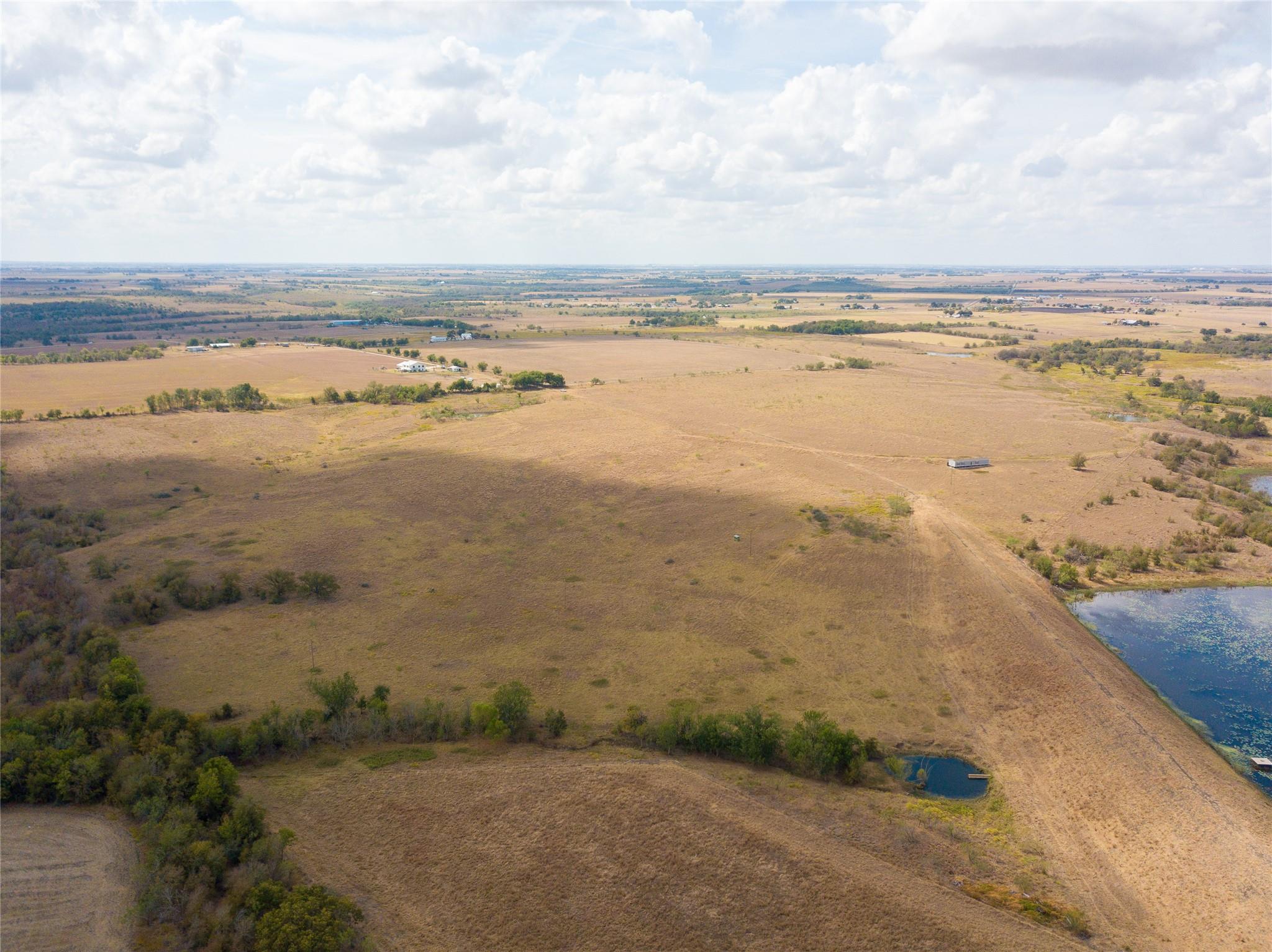 2689 County Road 419 Rd, Taylor, TX 76574