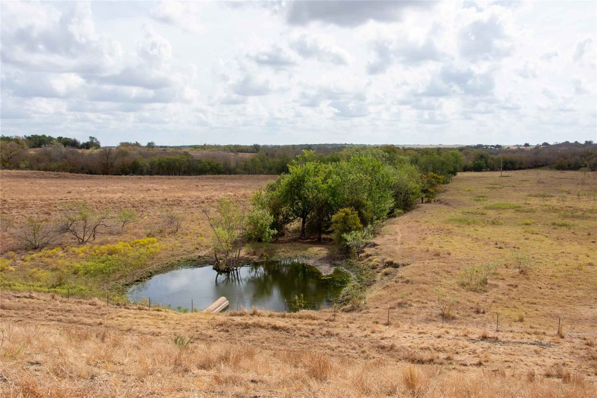 2689 County Road 419 Rd, Taylor, TX 76574