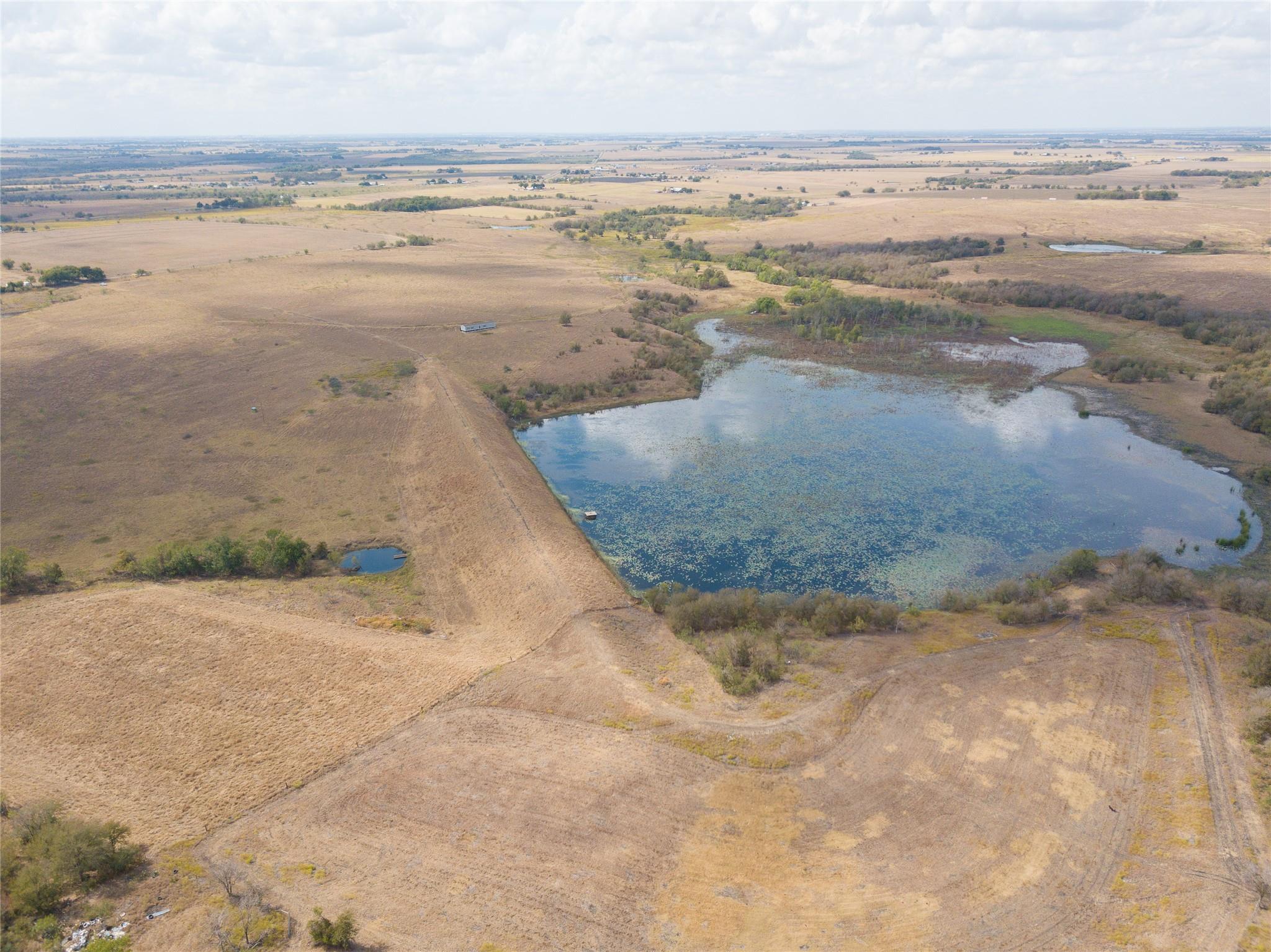 2689 County Road 419 Rd, Taylor, TX 76574