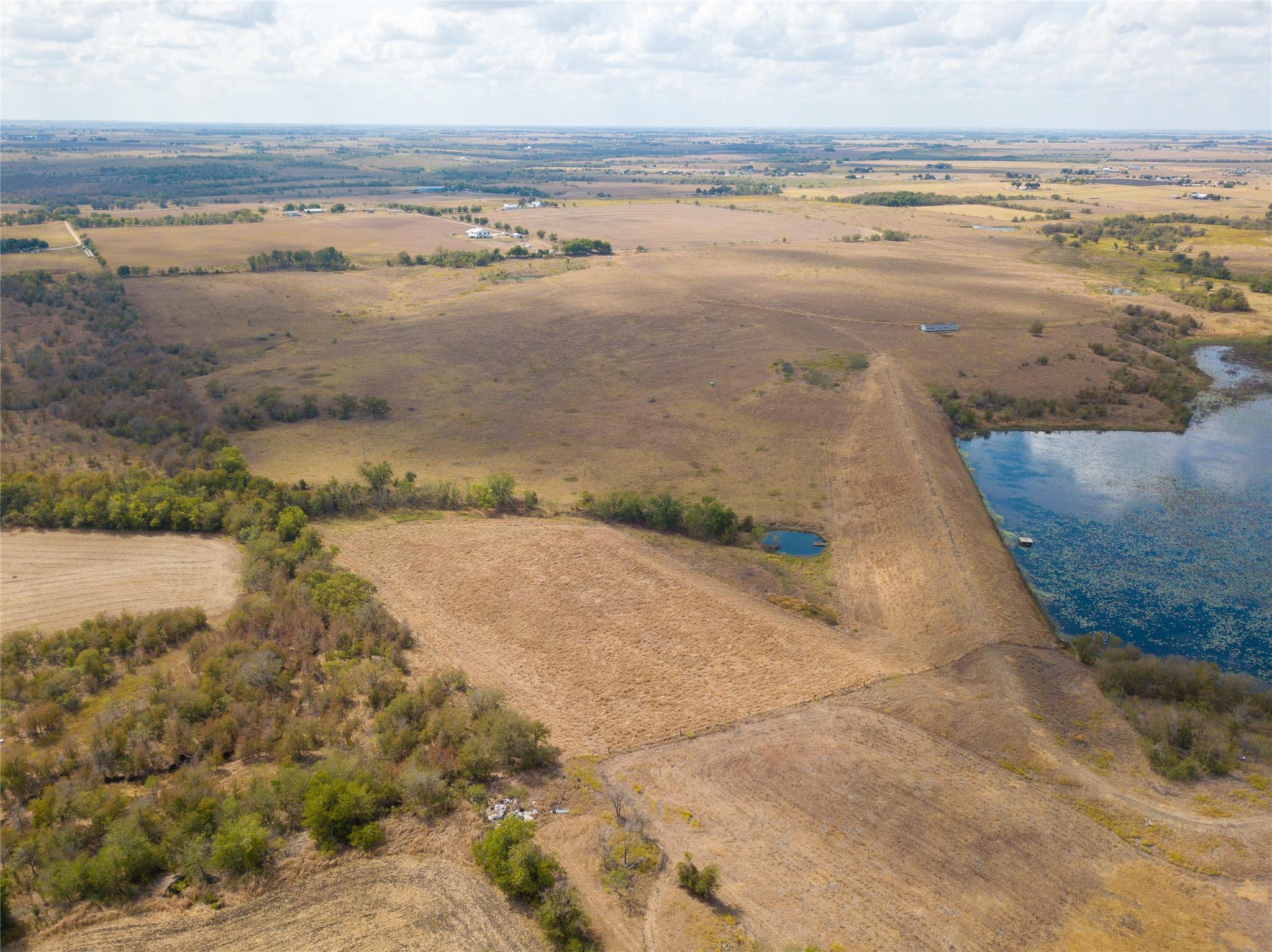 2689 County Road 419 Rd, Taylor, TX 76574