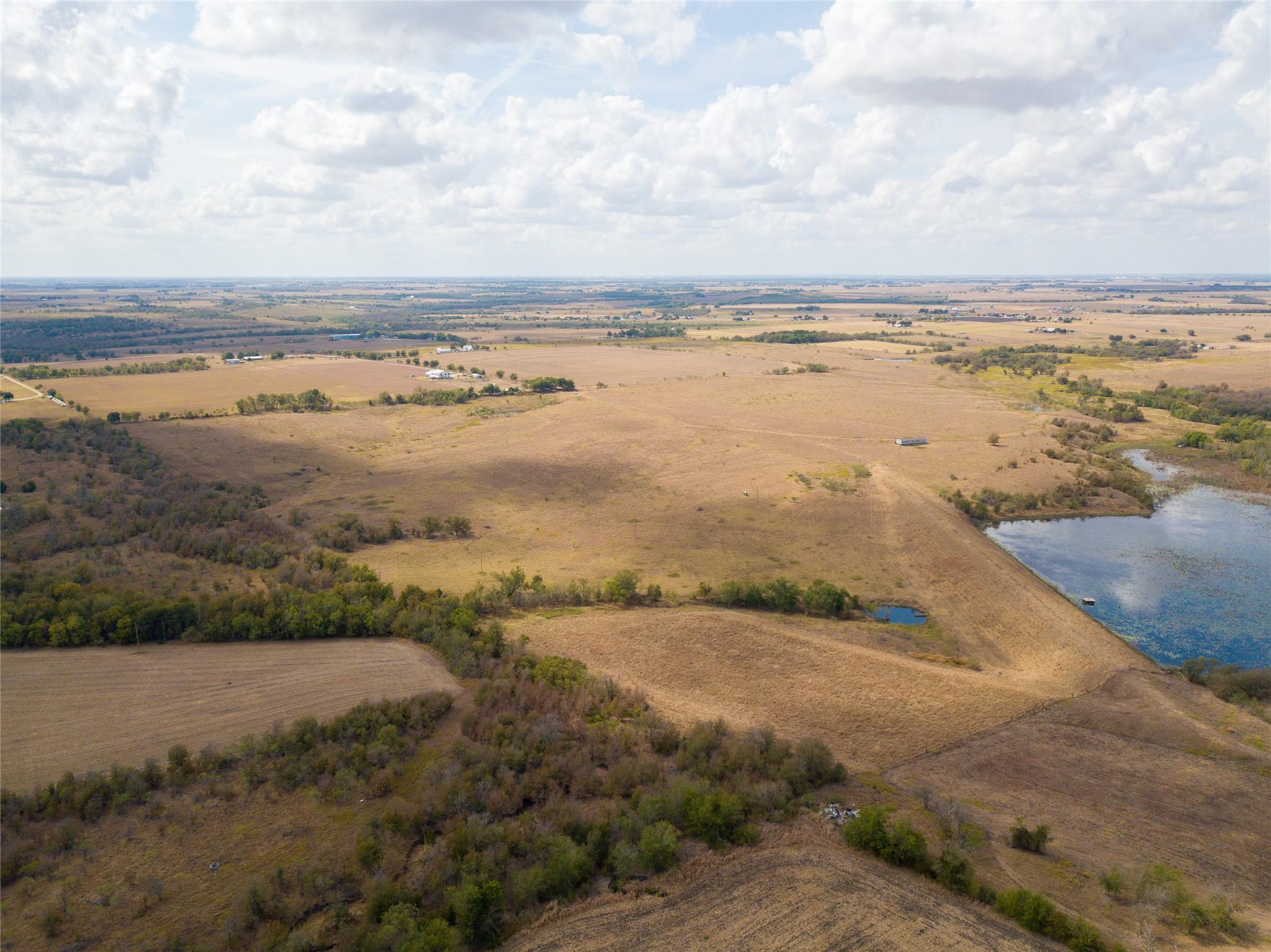 2689 County Road 419 Rd, Taylor, TX 76574