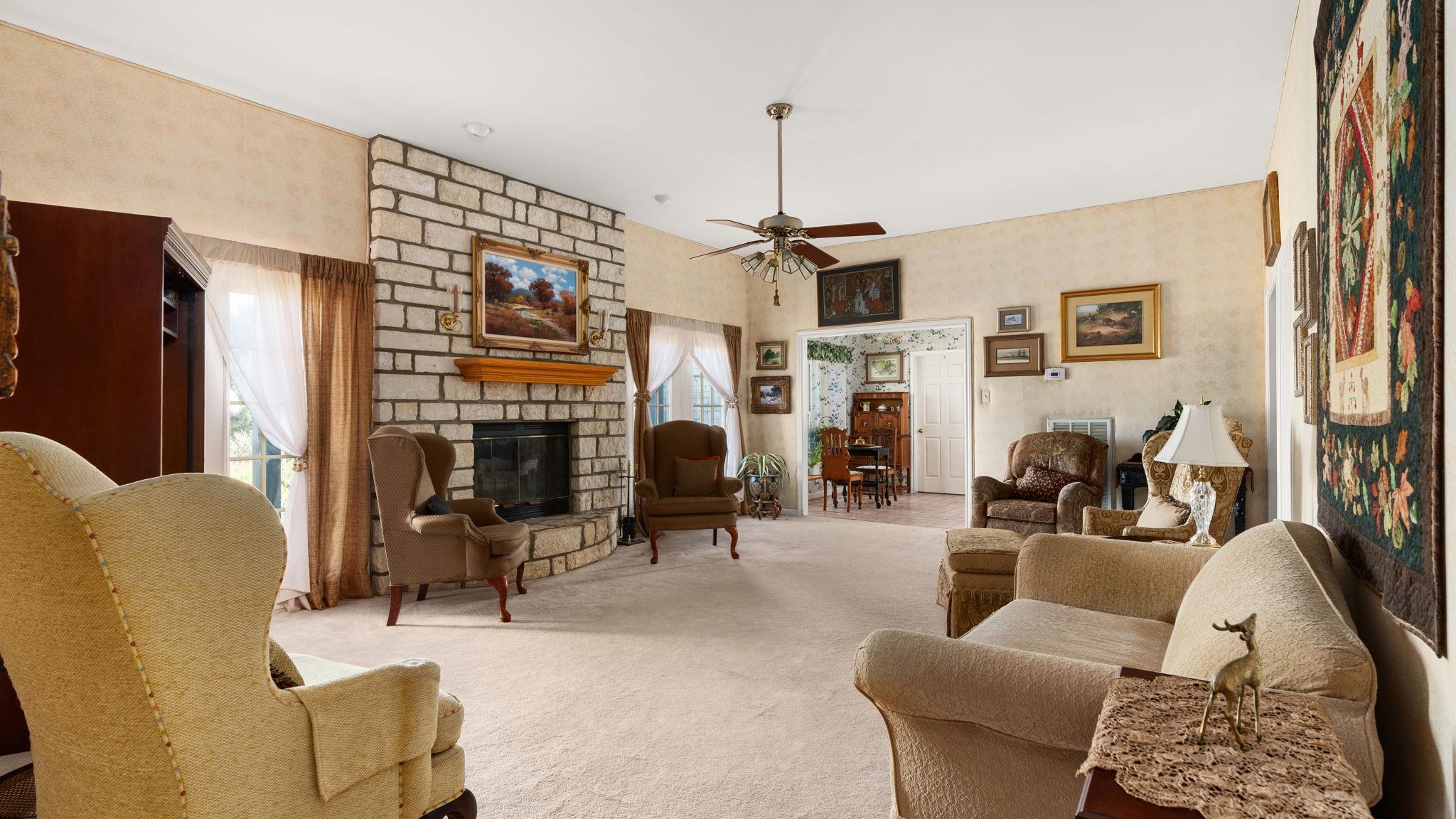 601 Hays Country Acres Rd, Dripping Springs, TX 78620