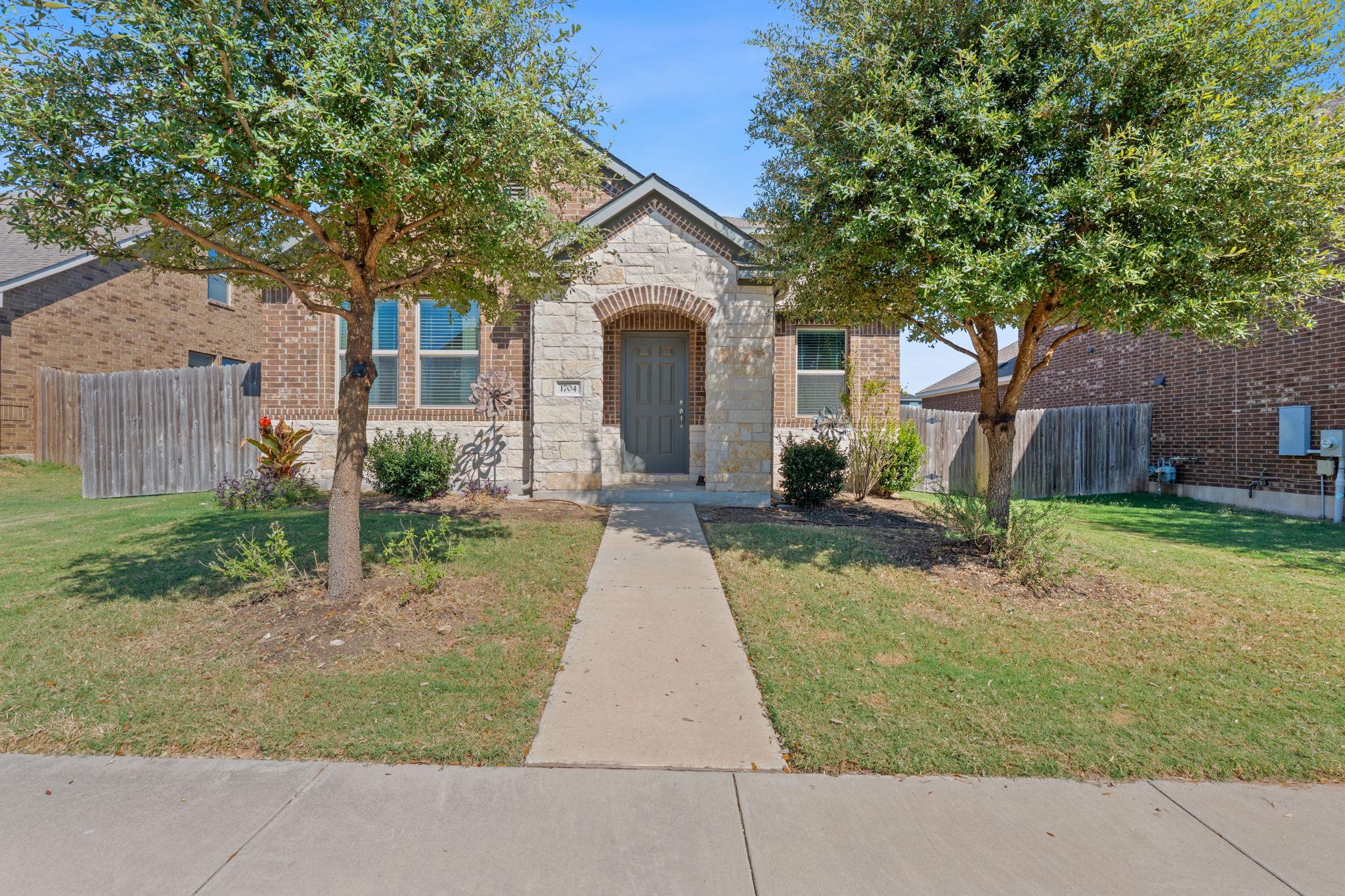 1704 W Broade St, Leander, TX 78641