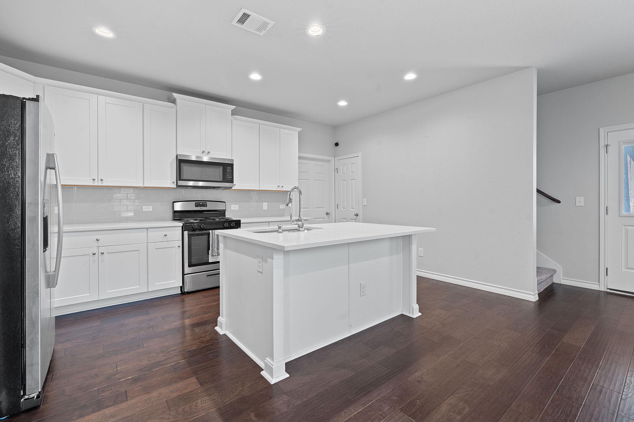 1704 W Broade St, Leander, TX 78641