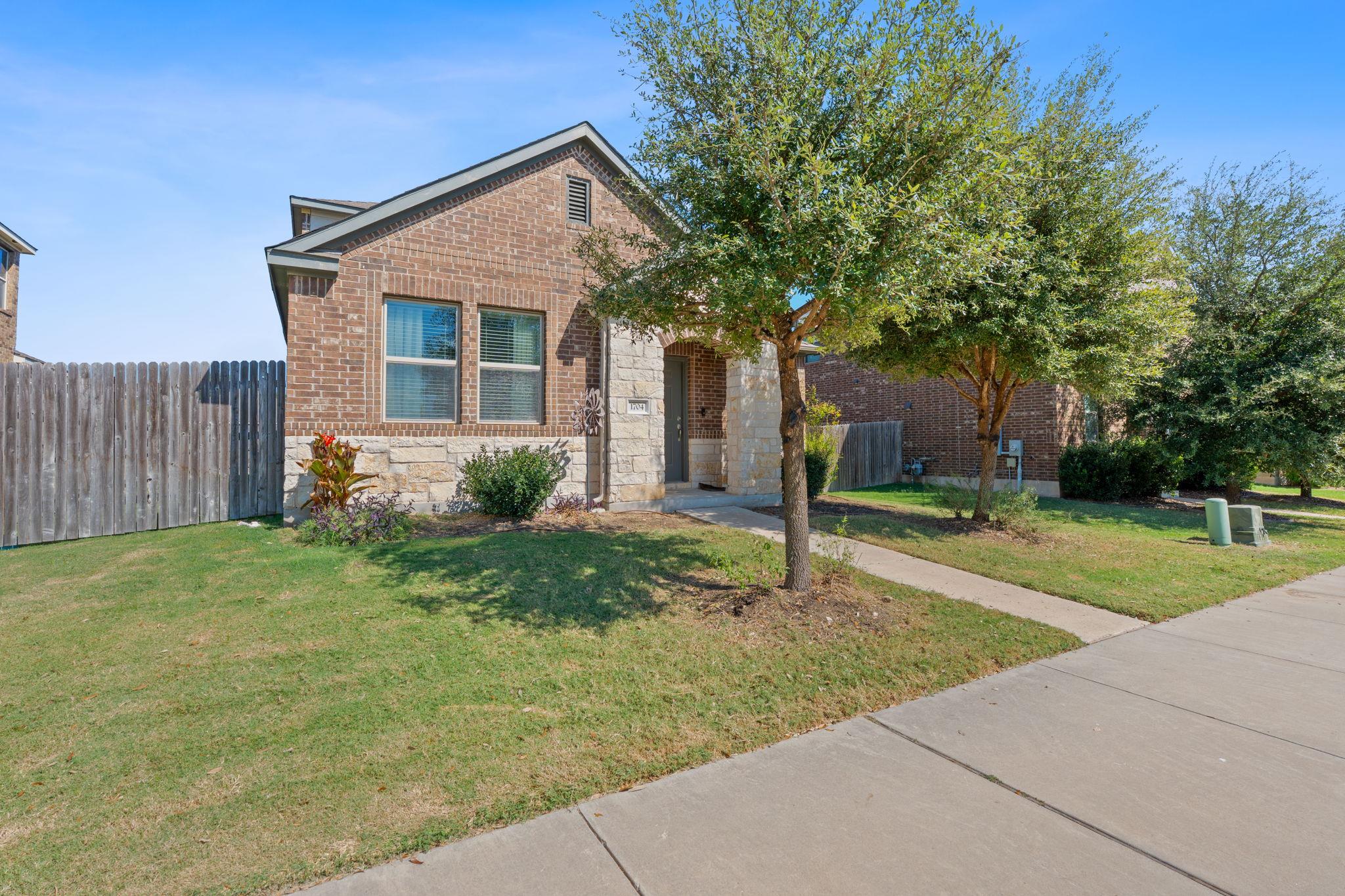 1704 W Broade St, Leander, TX 78641